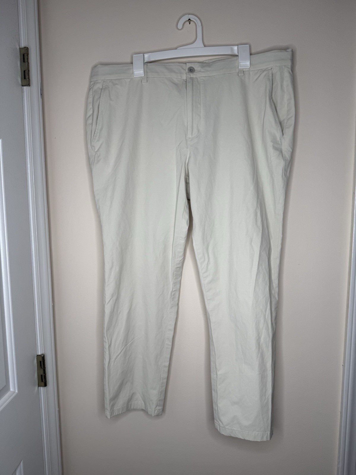 Vineyard Vines Stone Off White Performance Flat Front Stretch Pants Size 40×32