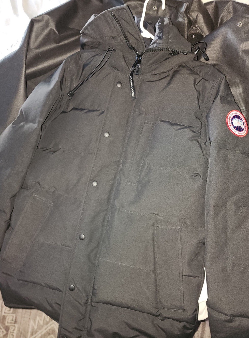Canada Goose Carson Black Hooded Parka Coyote Trim Fur Men’s M