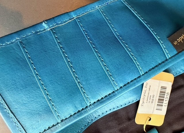 Ladies Blue Tooled Leather Wallet (NWT) Paraguay