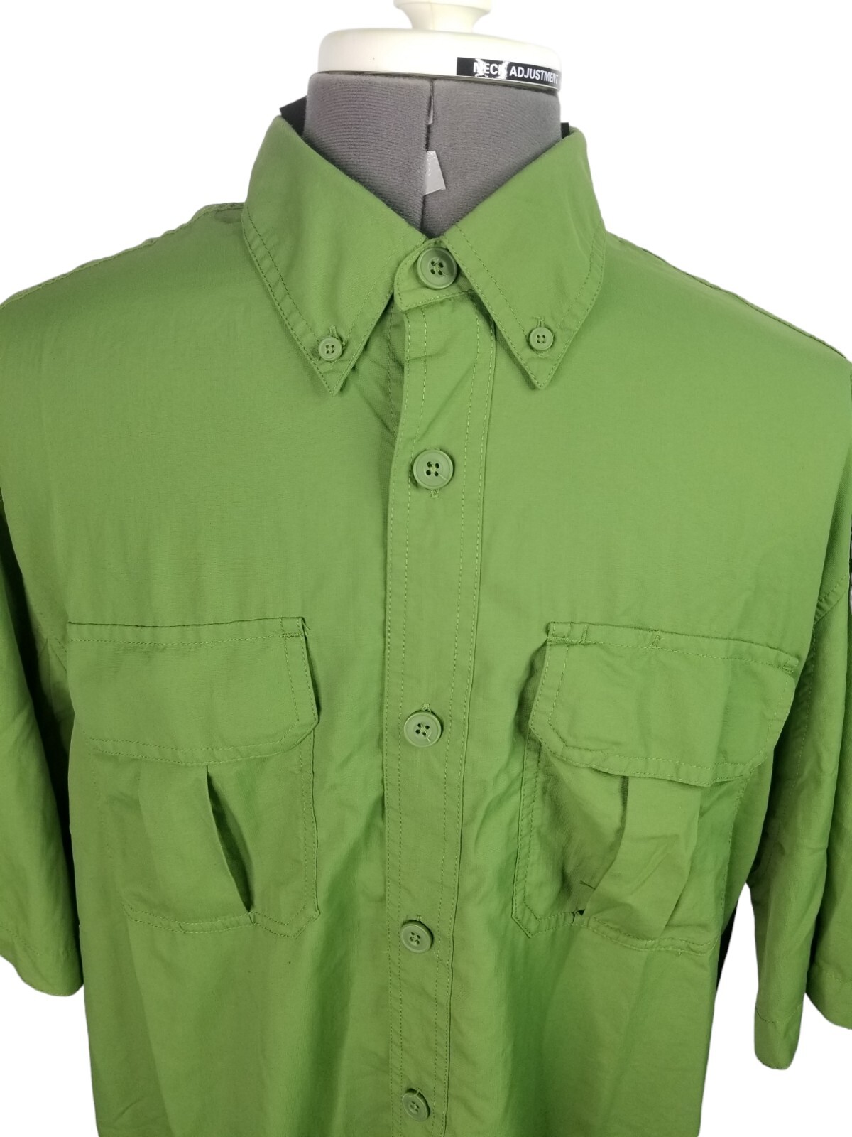 Duluth Trading Co Button Down Shirt Men’s Size LARGE Green PIT TO PIT 24 IN