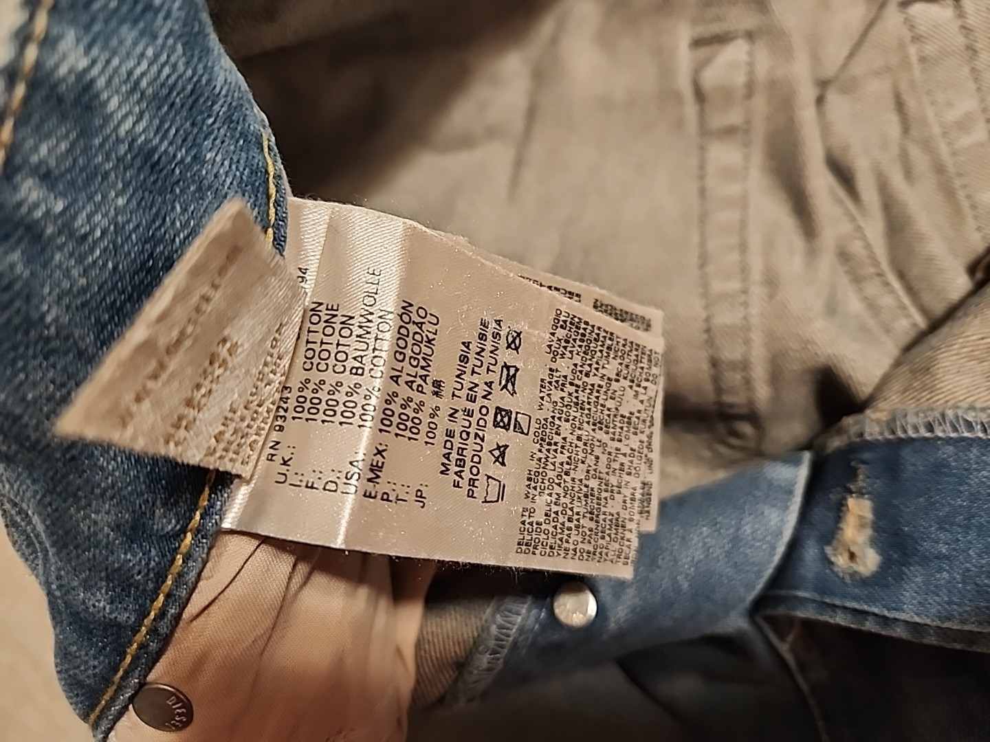 Diesel Eazee Relaxed Boyfriend Denim Jeans 30×25 whiskered Distress staining EUC