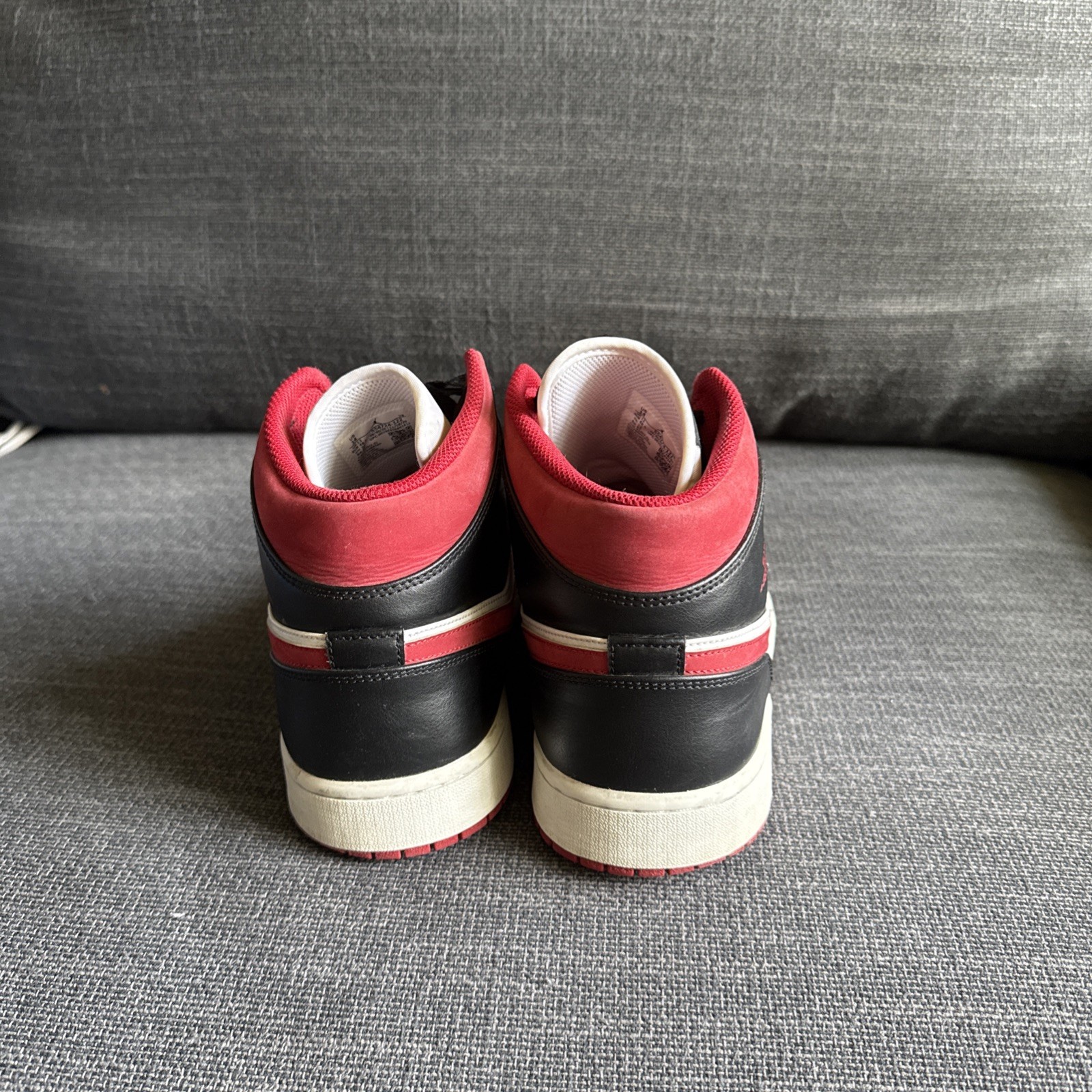 Jordan Air Jordan 1 Retro Mid Red/Black