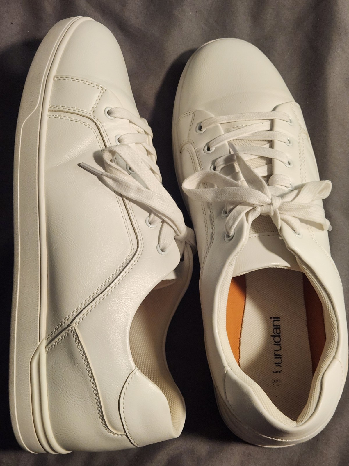 Men’s White Dress Sneakers Burudani size 12