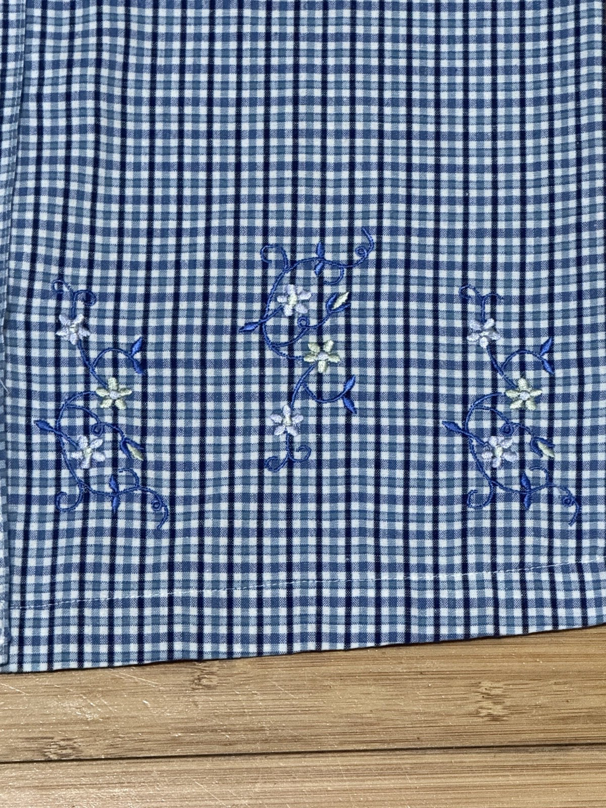 Vintage Y2K Embroidered flower pattern Shirt Women’s Large Sleeveless ButtonUp