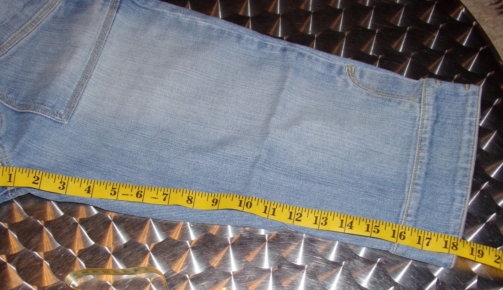 diesel 31 Capri Jeans Light Wash Zipper Pockets and fly 18″ inseam