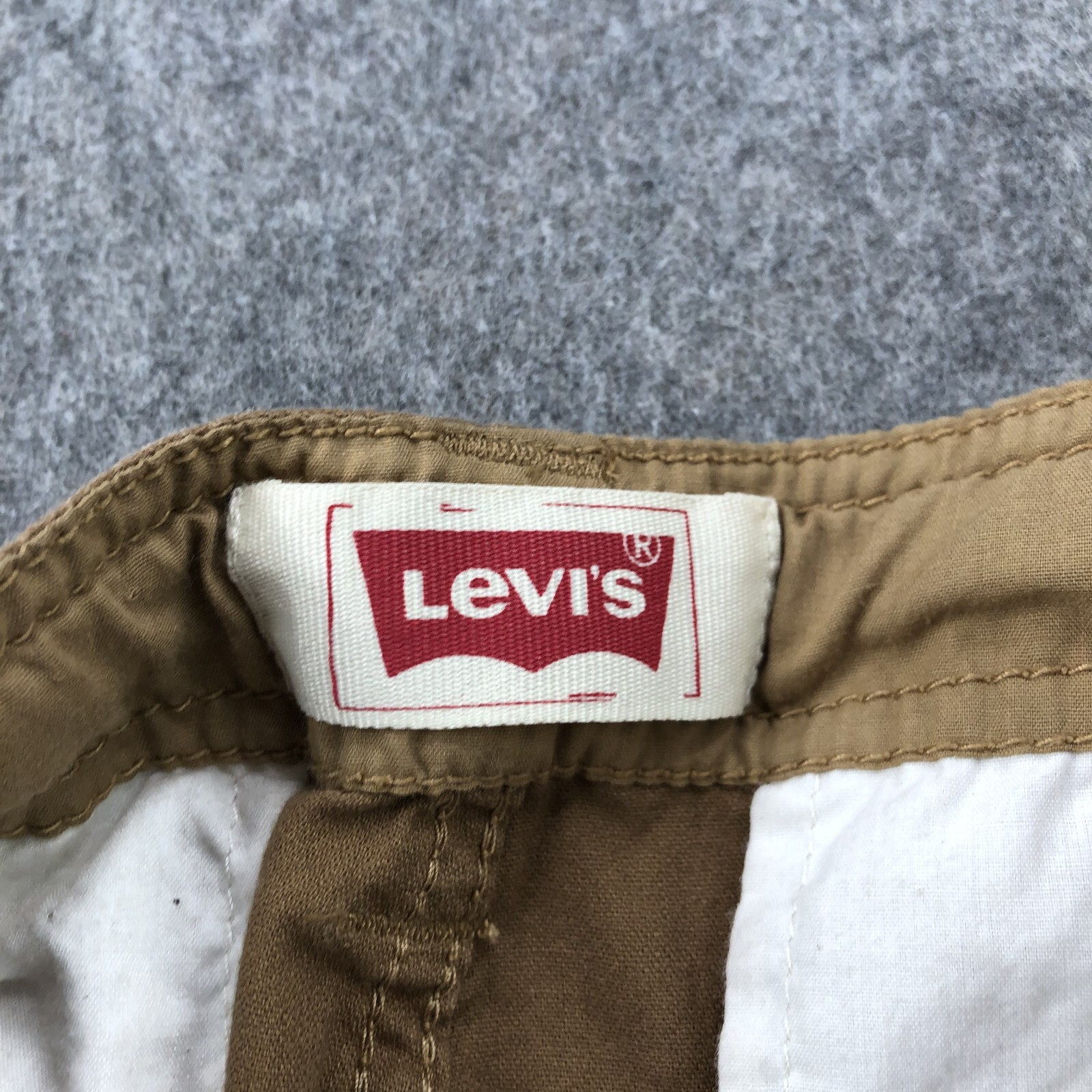 Levis Shorts Boys 18 Reg Beige Cargo Surplus Flat Front 13″ Inseam