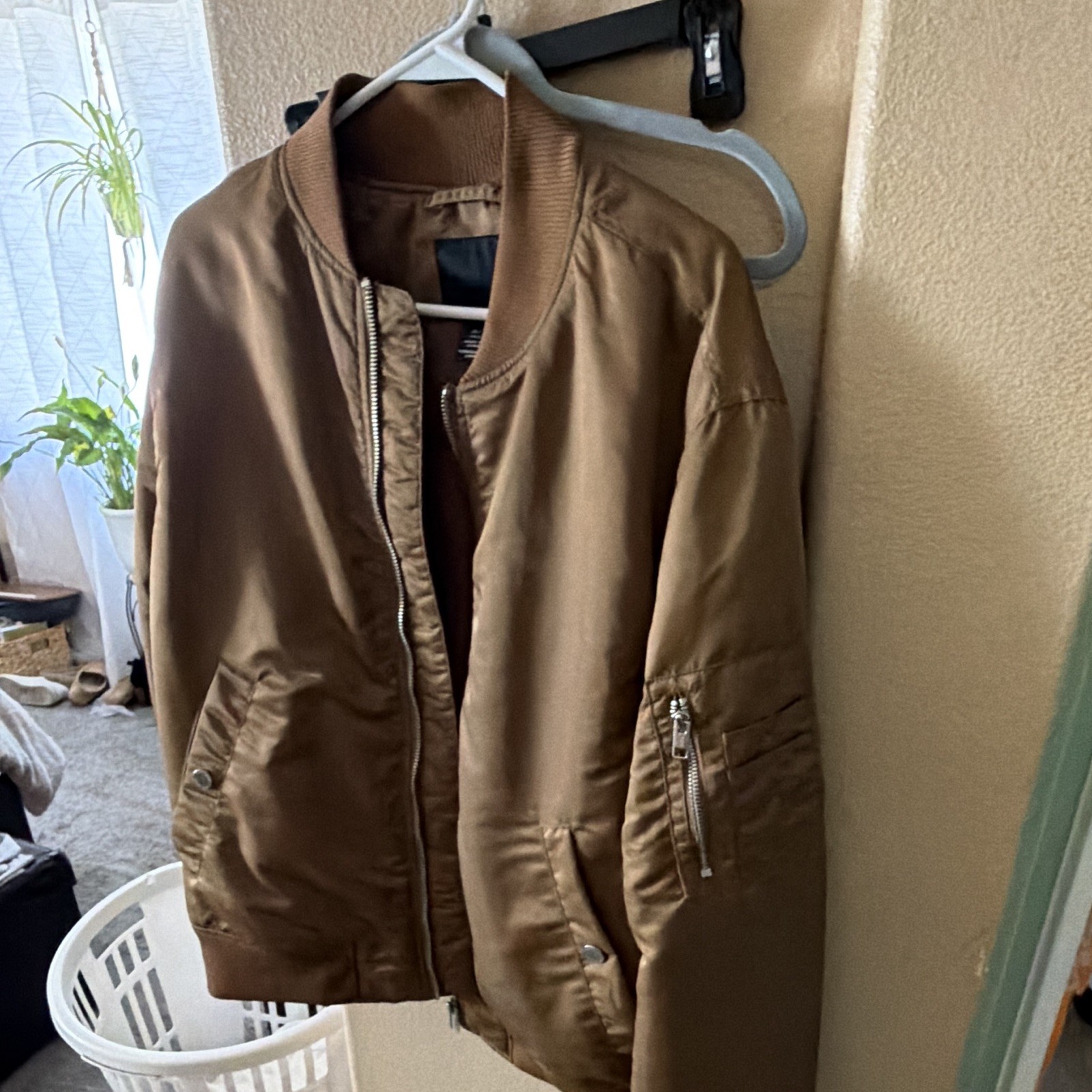 H&M Men’s Brown Bomber Jacket L Full Zip Short Solid Band Collar