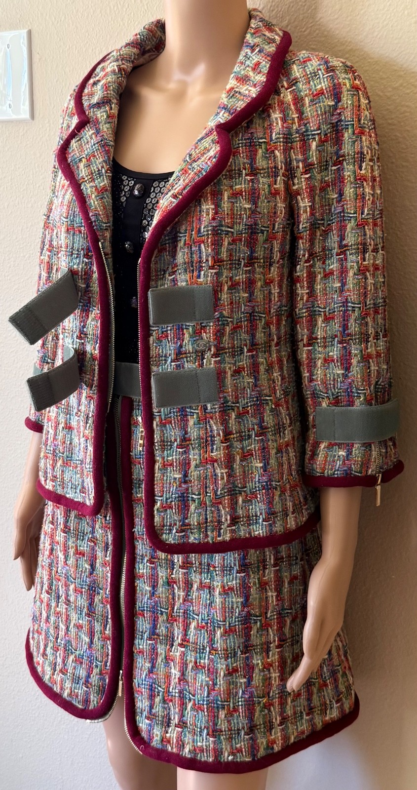 11K Authentic Chanel 2017 Spring “Data Center” Runway Fantasy Tweed Skirt Suit