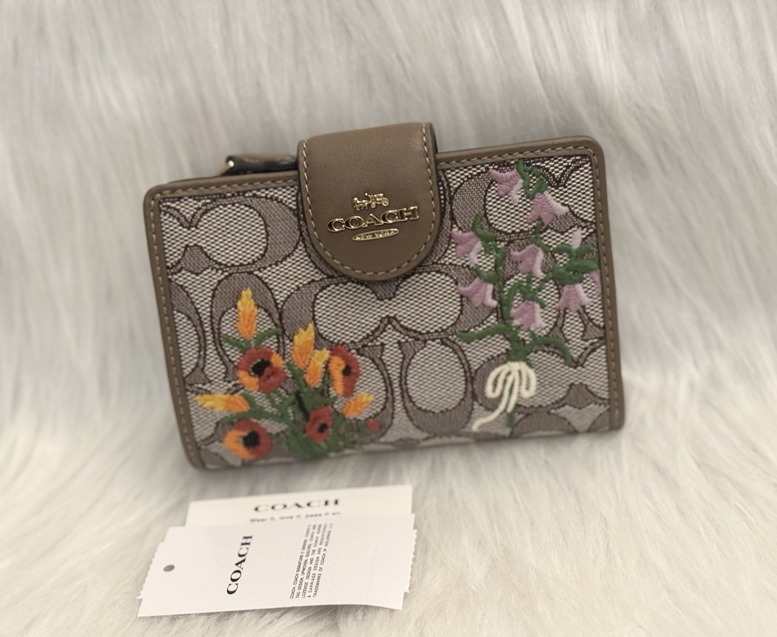 NWT COACH CEC32 Medium Corner Zip Wallet Signature Jacquard w Floral Embroidery