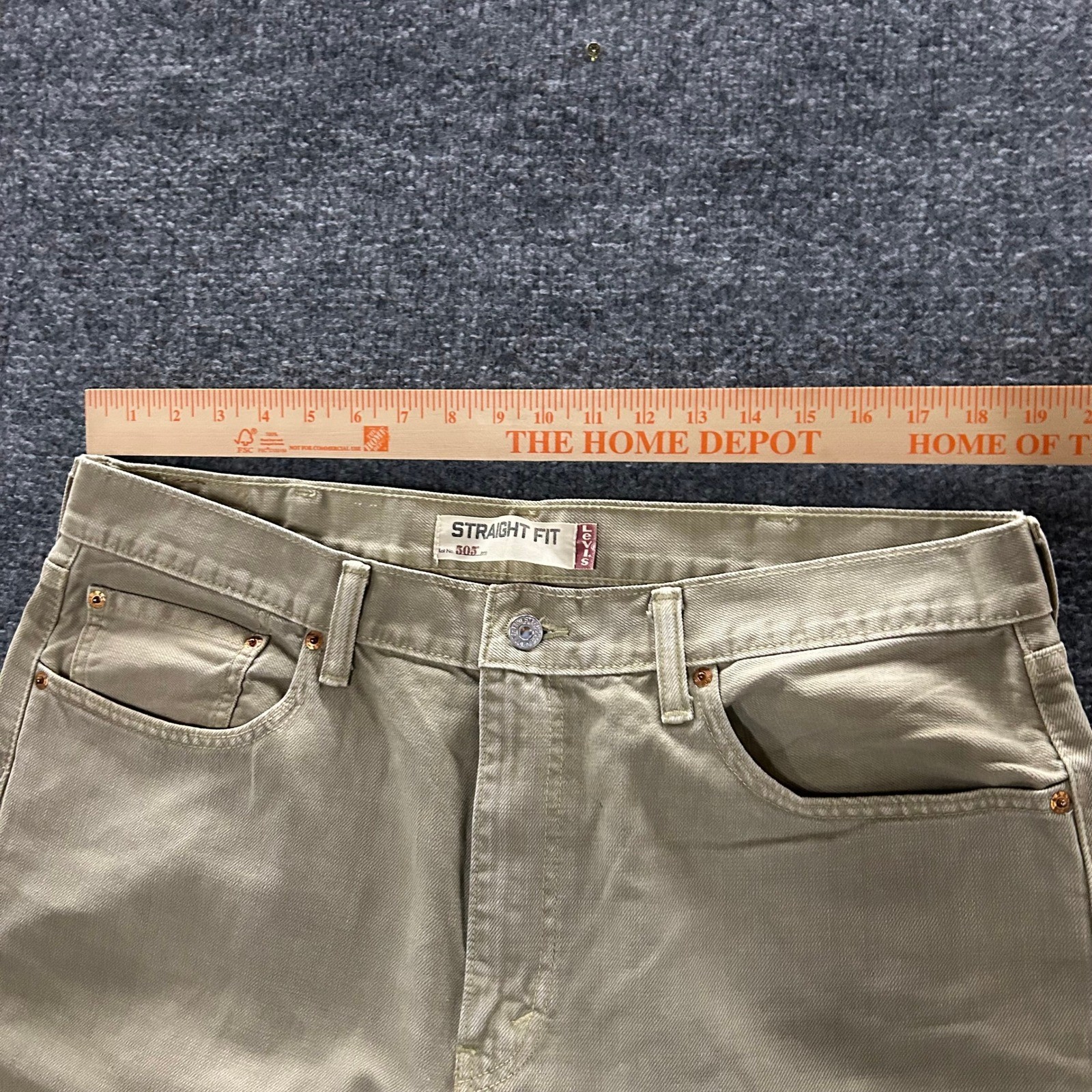Levi’s Pants Mens Size 38×34 Khaki Beige 505 Straight Fit Cotton Casual Workwear