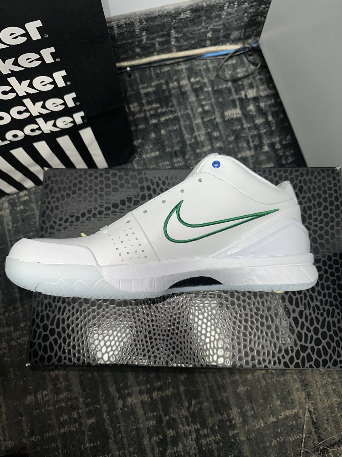 Nike Kobe 4 Protro Draft Pack Minnesota Timerwolves Size 11.5