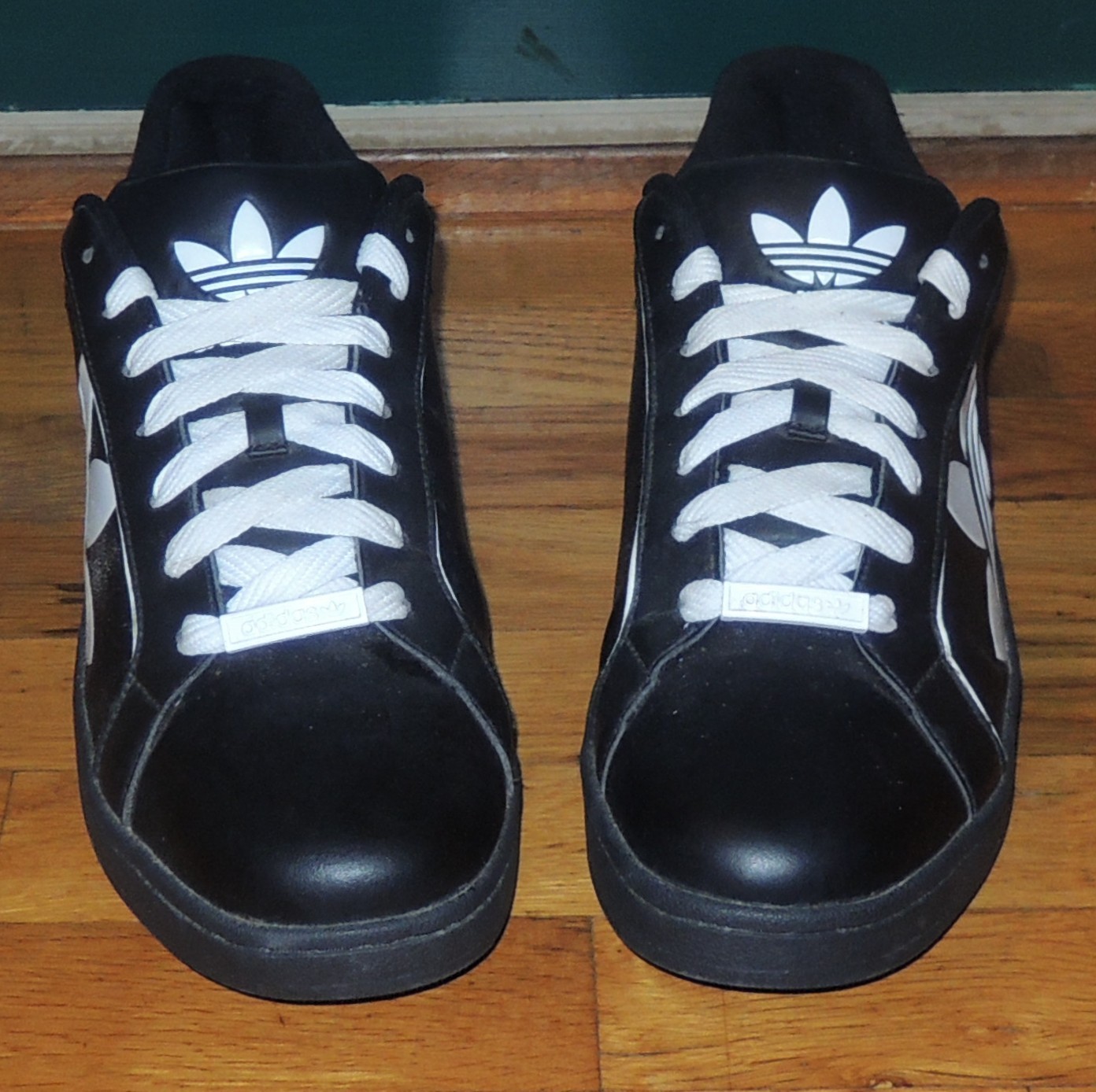 Adidas black + white sneakers Men’s 12 M EU 46 2/3 Excellent condition