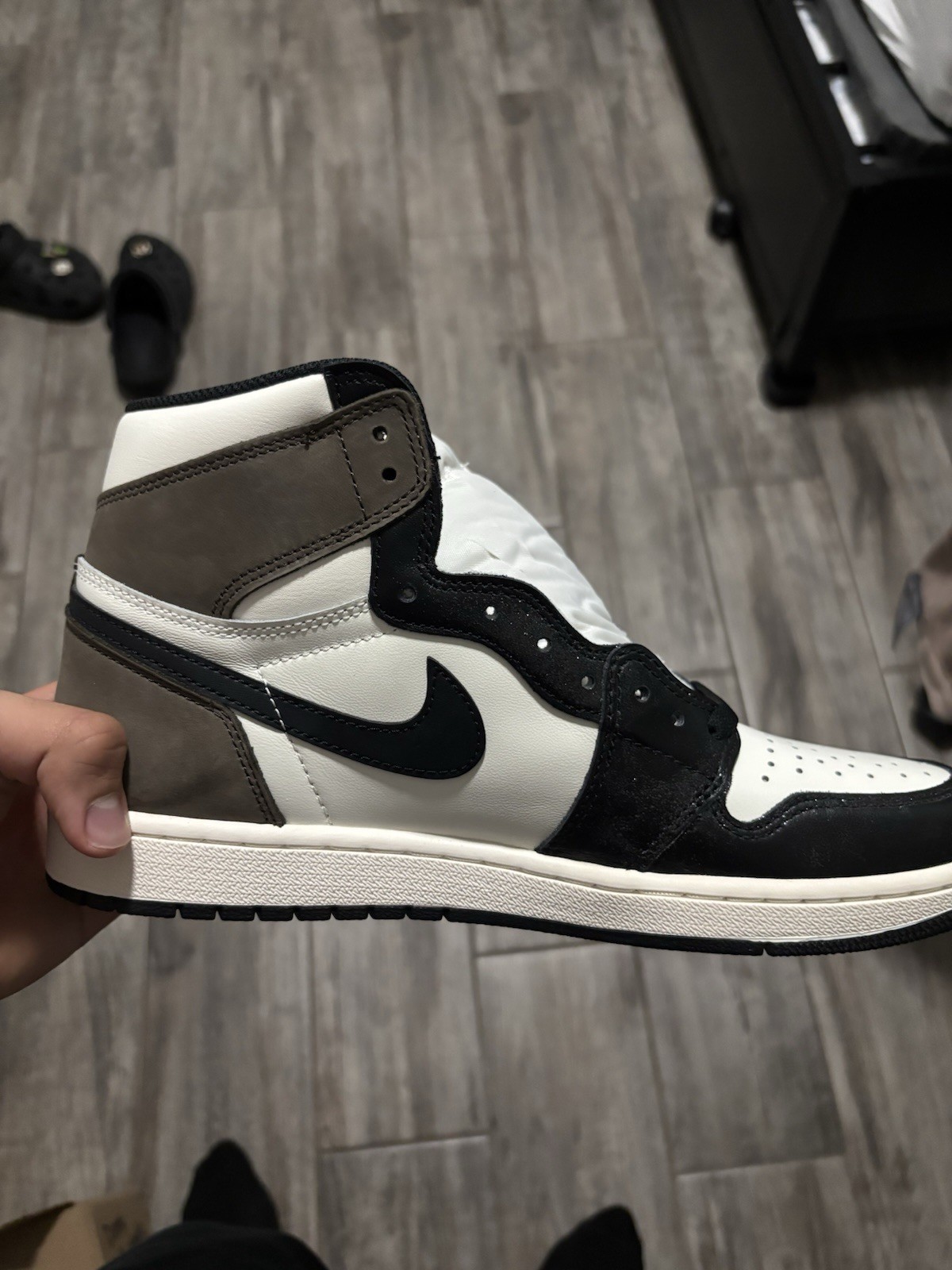 Nike Air Jordan 1 Mid Top Retro High OG “Dark Mocha w/ Box