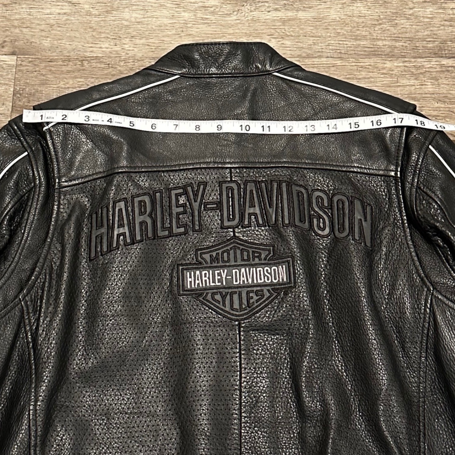 Harley-Davidson Men Genuine Leather Perforated Motorcycle Riding Jacket Black
