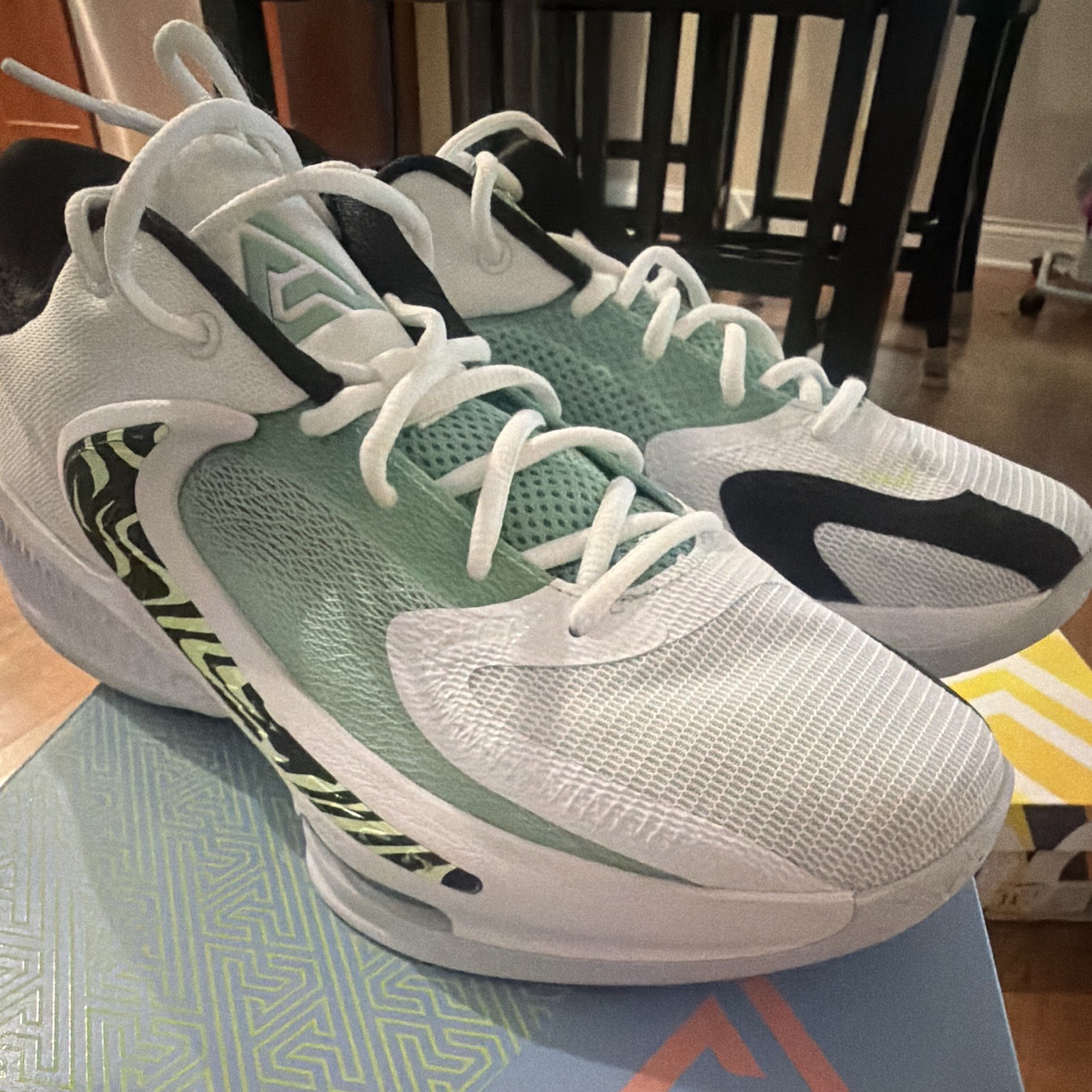 Giannis Freak 4 size 10