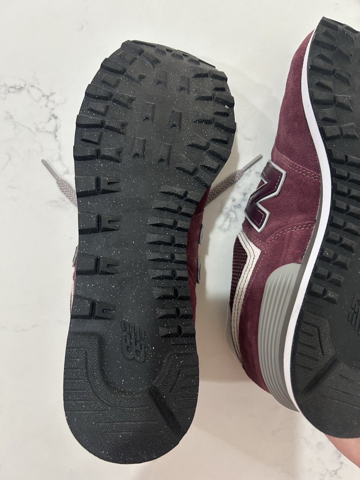 New Balance 574 Classic Burgundy Grey Men’s Sneakers ML574EVM Size 9 NWOB