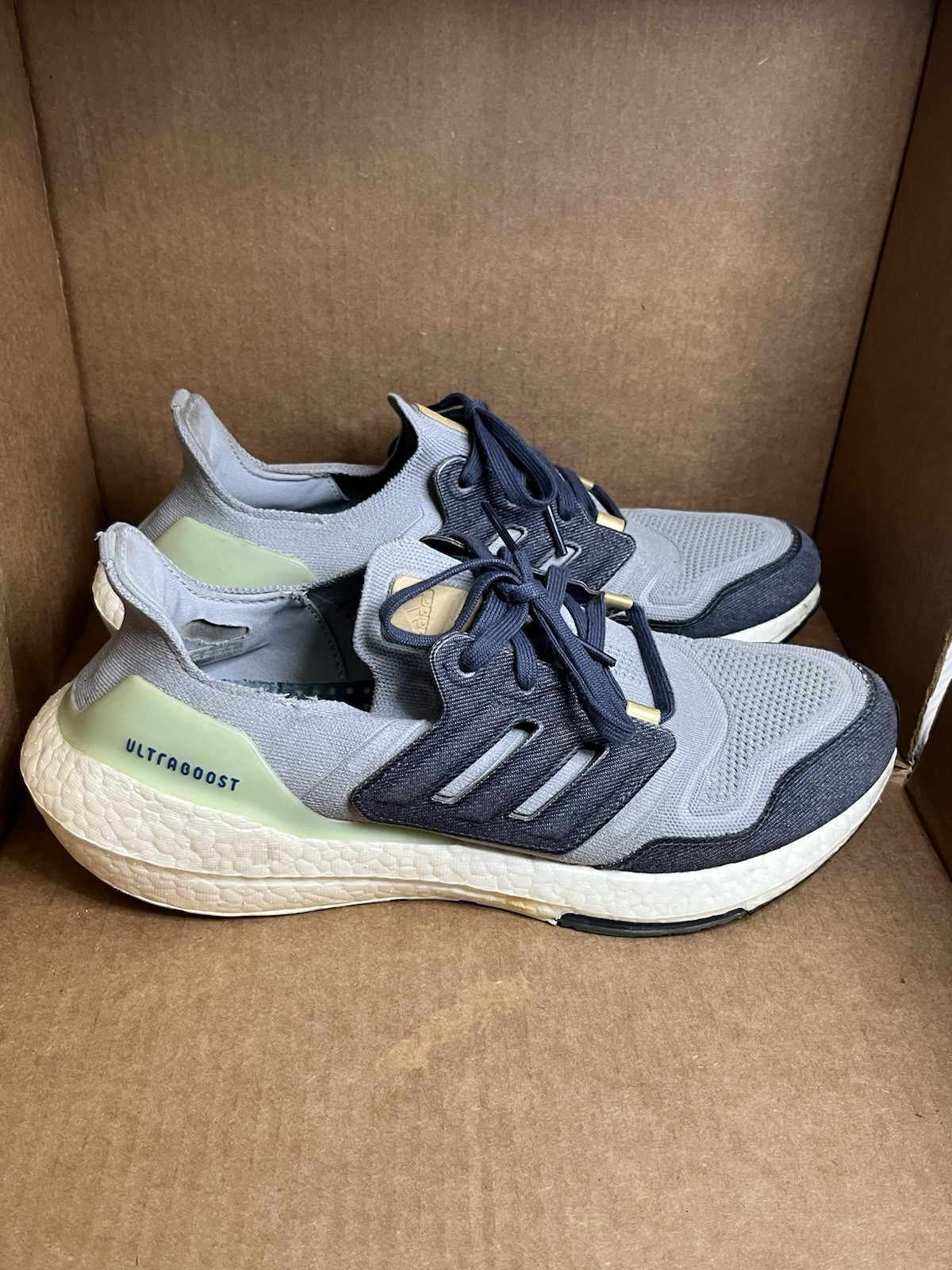 Adidas UltraBoost 22 Halo Silver/Shadow Navy/Linen Green GX9158 Men Size 9.5