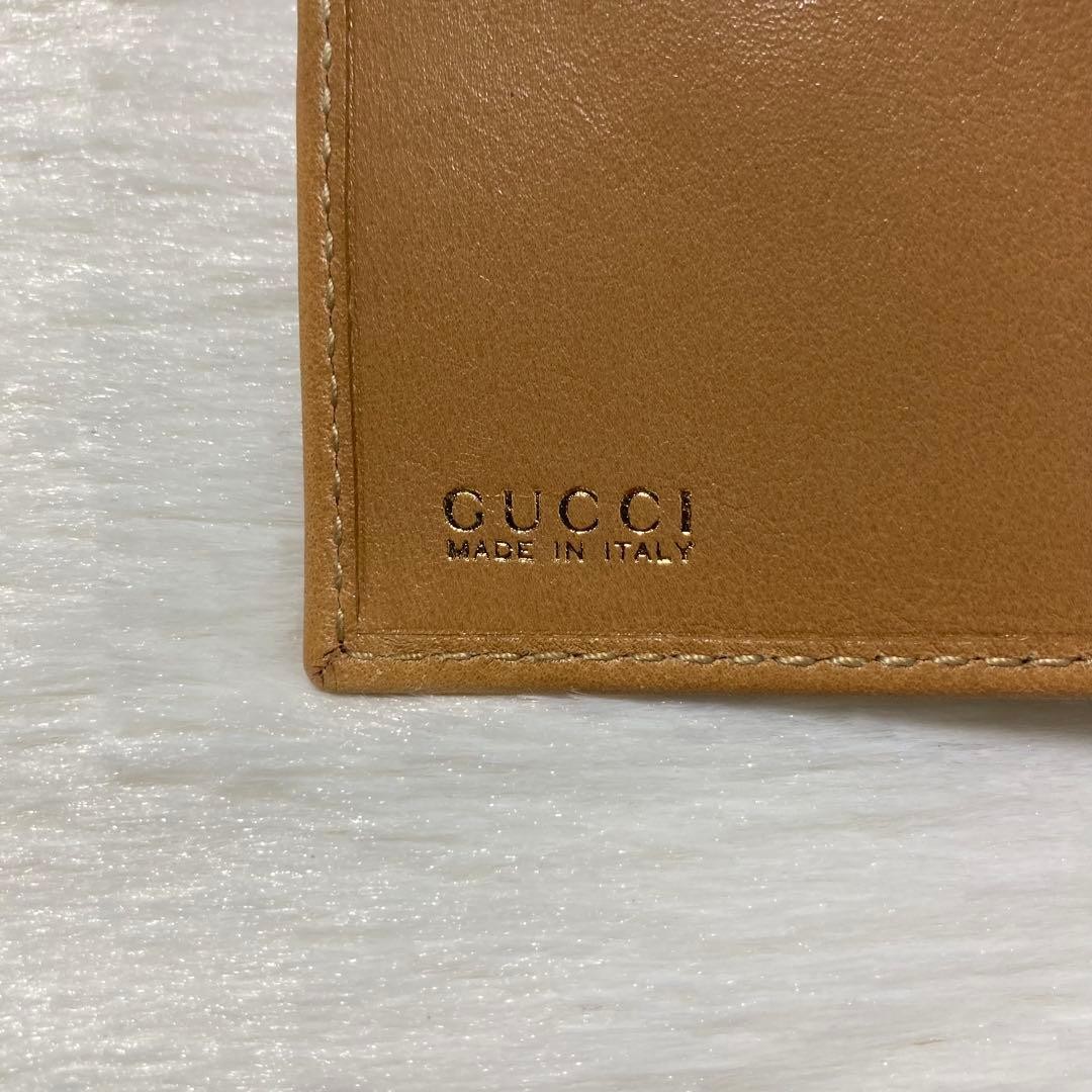 Rare limited edition excellent condition GUCCI two fold compact symbol coin purs