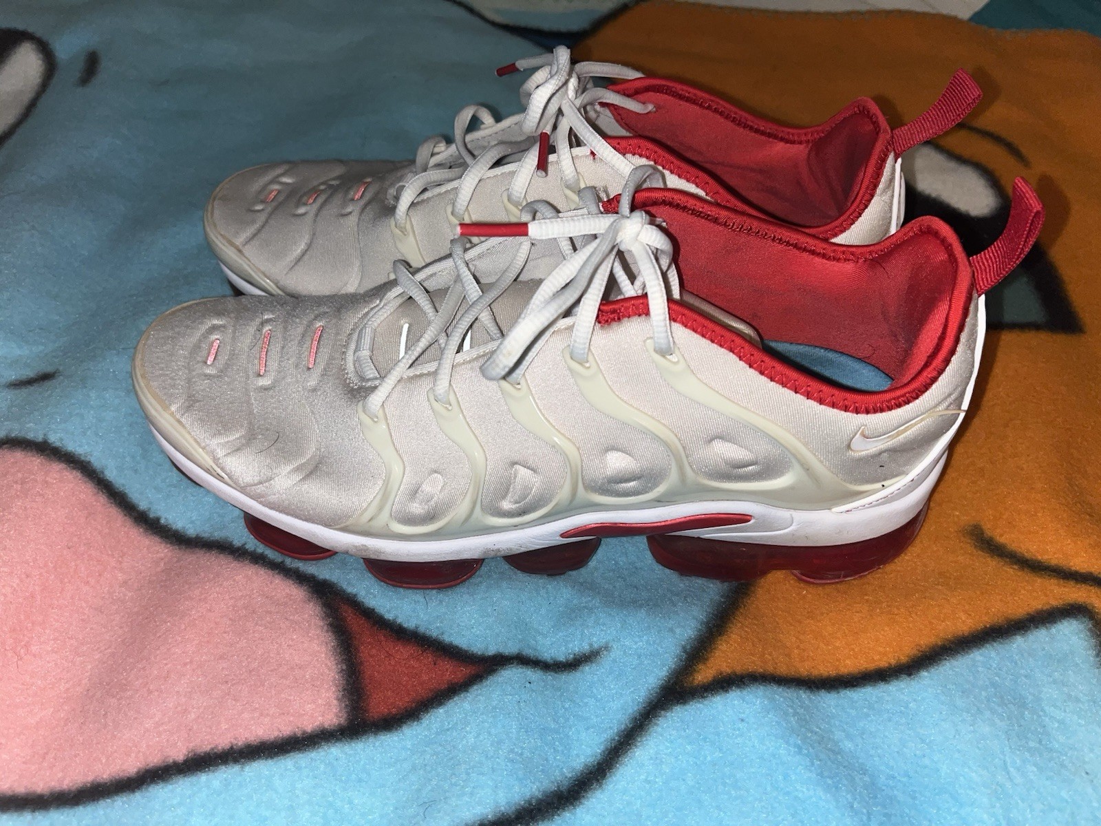 Nike Air VaporMax Plus Men’s Low Top Lace-Up Sneakers White/Red