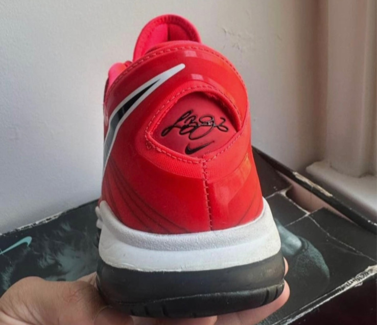 Nike LeBron 8 V/2 Low Solar Red – size 9.5