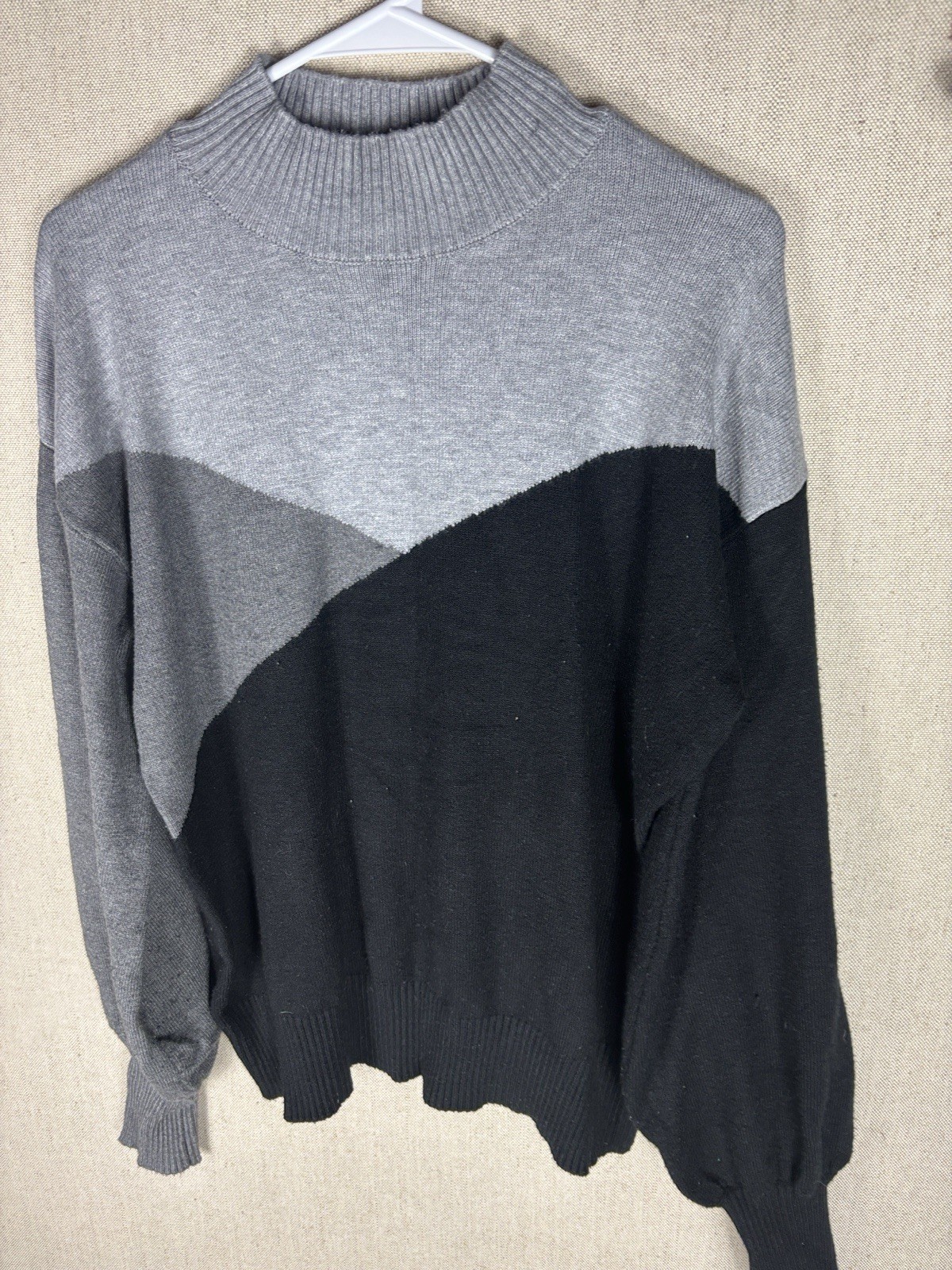Laundry by Shelli Segal Colorblock Mock Neck Sweater Gray & Black Medium
