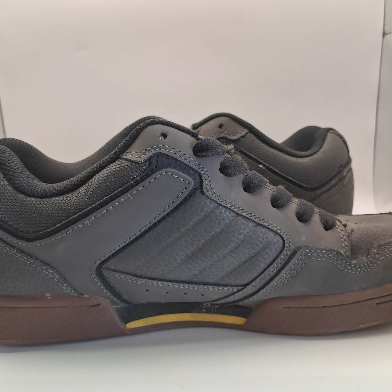 DVS Gray Skate Shoes Mens Size 11 Style Transom DVF0000163 EXCELLENT