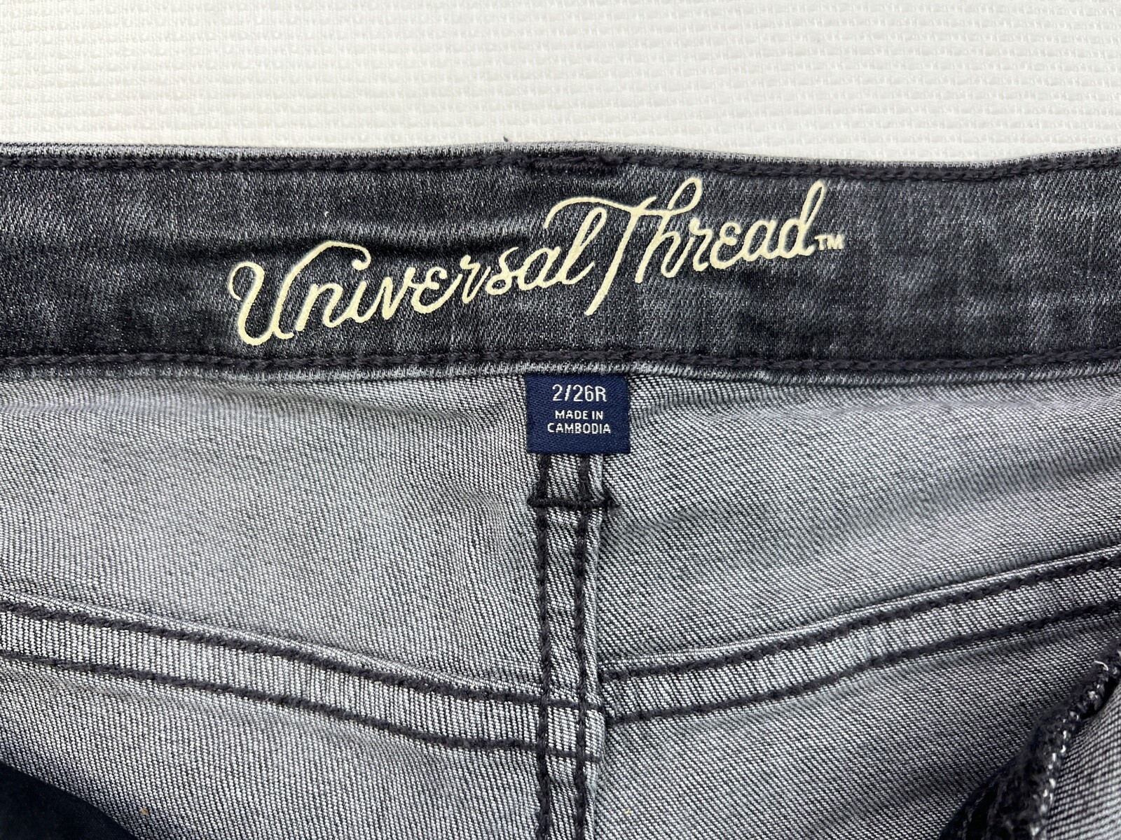 Universal Thread Jeans Women’s Size 2/26R Gray Denim High Rise Skinny