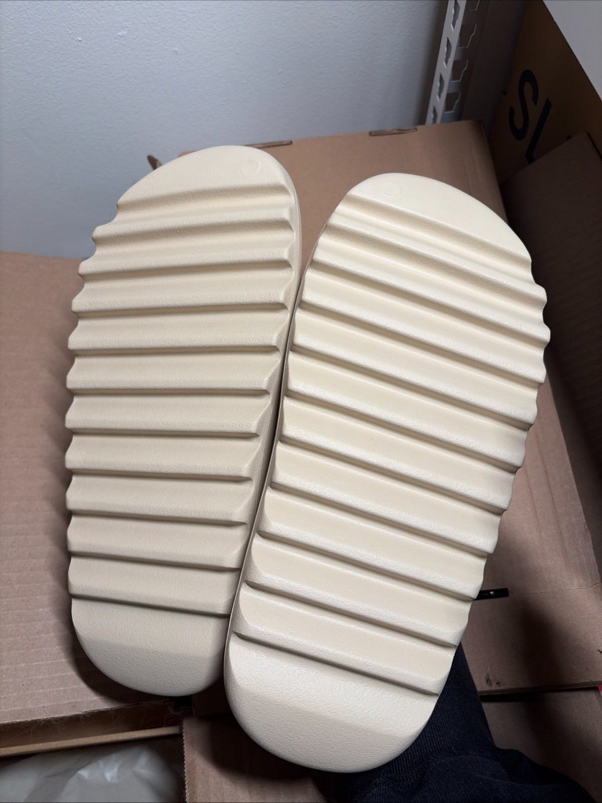 BRAND NEW adidas yeezy slide Bone FZ5897 SIZE 7-13 /100% AUTHENTIC