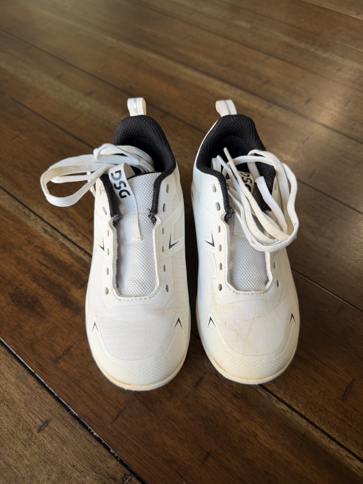 DSG Youth Baseball/Softball Cleats Molded White/Silver/Black Size 11K