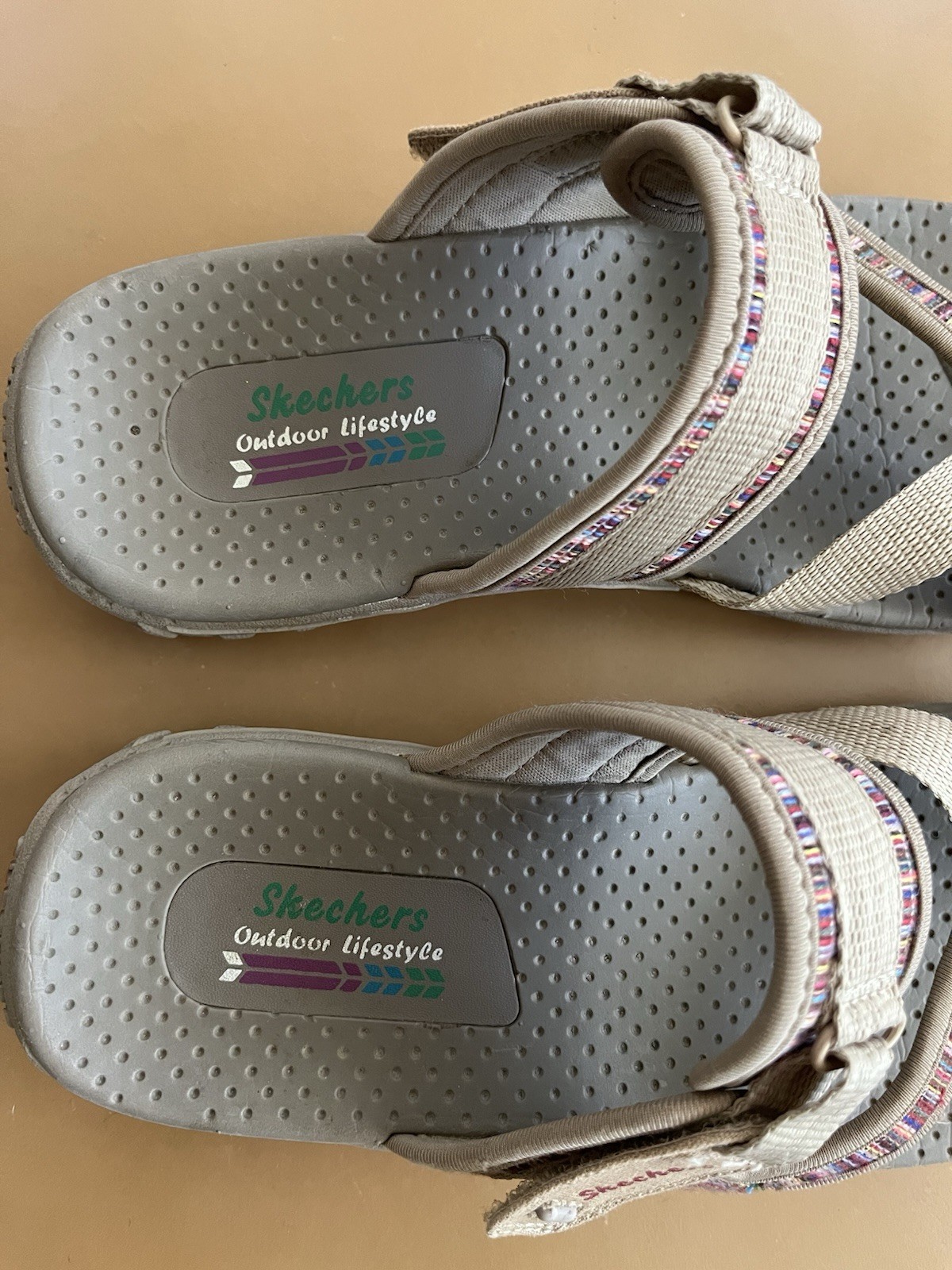 Skechers Reggae Mad Swag Thong Sandals Womens Sz 8.5 Taupe/Multi Outdoor Slip On