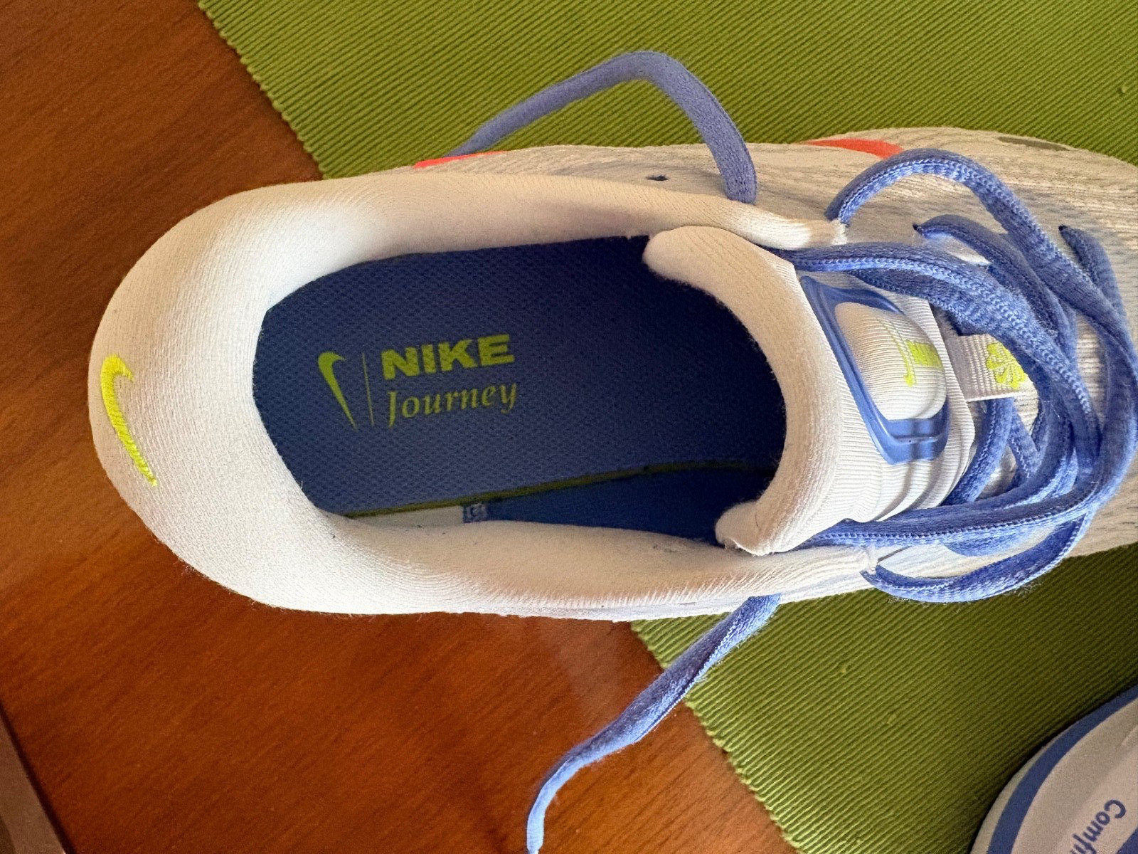 Nike Journey Women’s Running Shoes ComfiRide Size 11 white /blue accent Sneakers