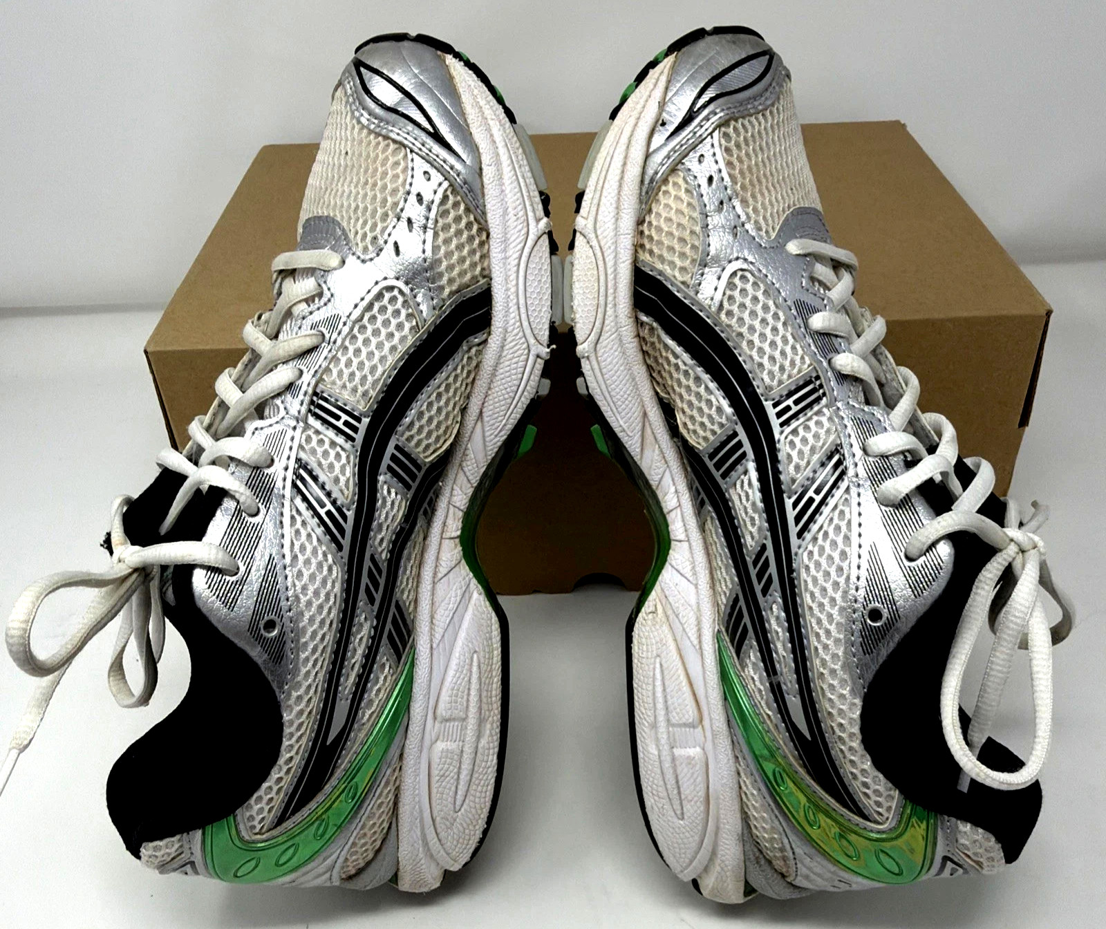 Asics Gel-Kayano 14 White Malachite Green Size 7 Men / 8.5 W 1201A019-110 USED
