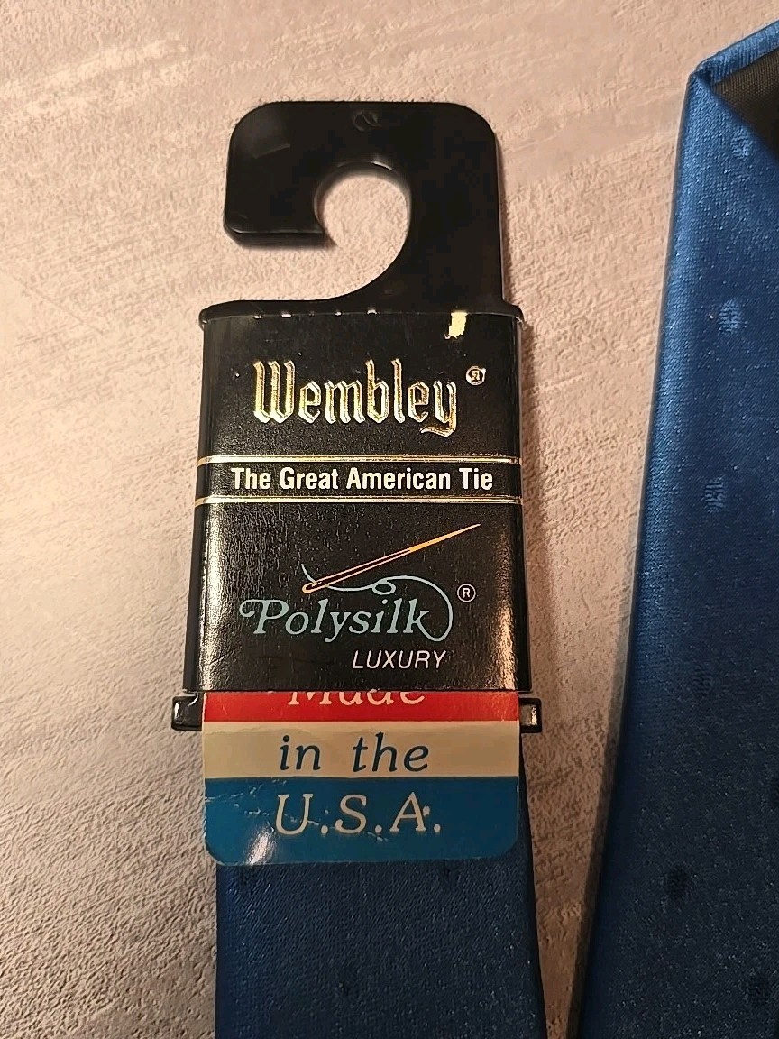 Vintage NWT Wembley Polysilk Mens Neck Tie Turquoise 3.25 In X 55 In