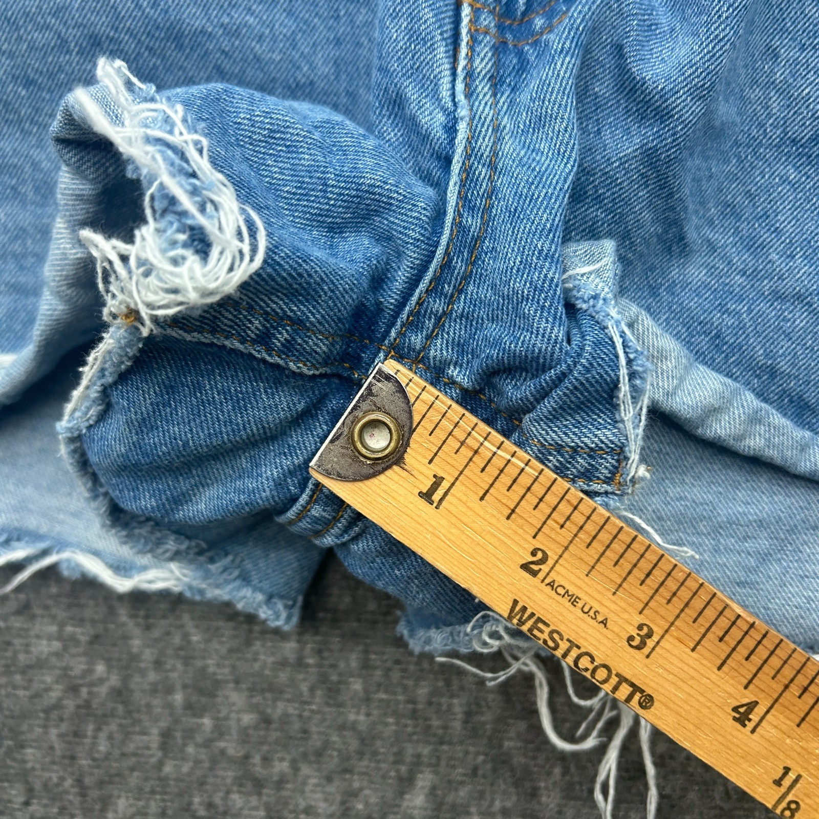 NA-KD Denim Shorts Size 40 Medium Wash Blue High Waisted Raw Hem