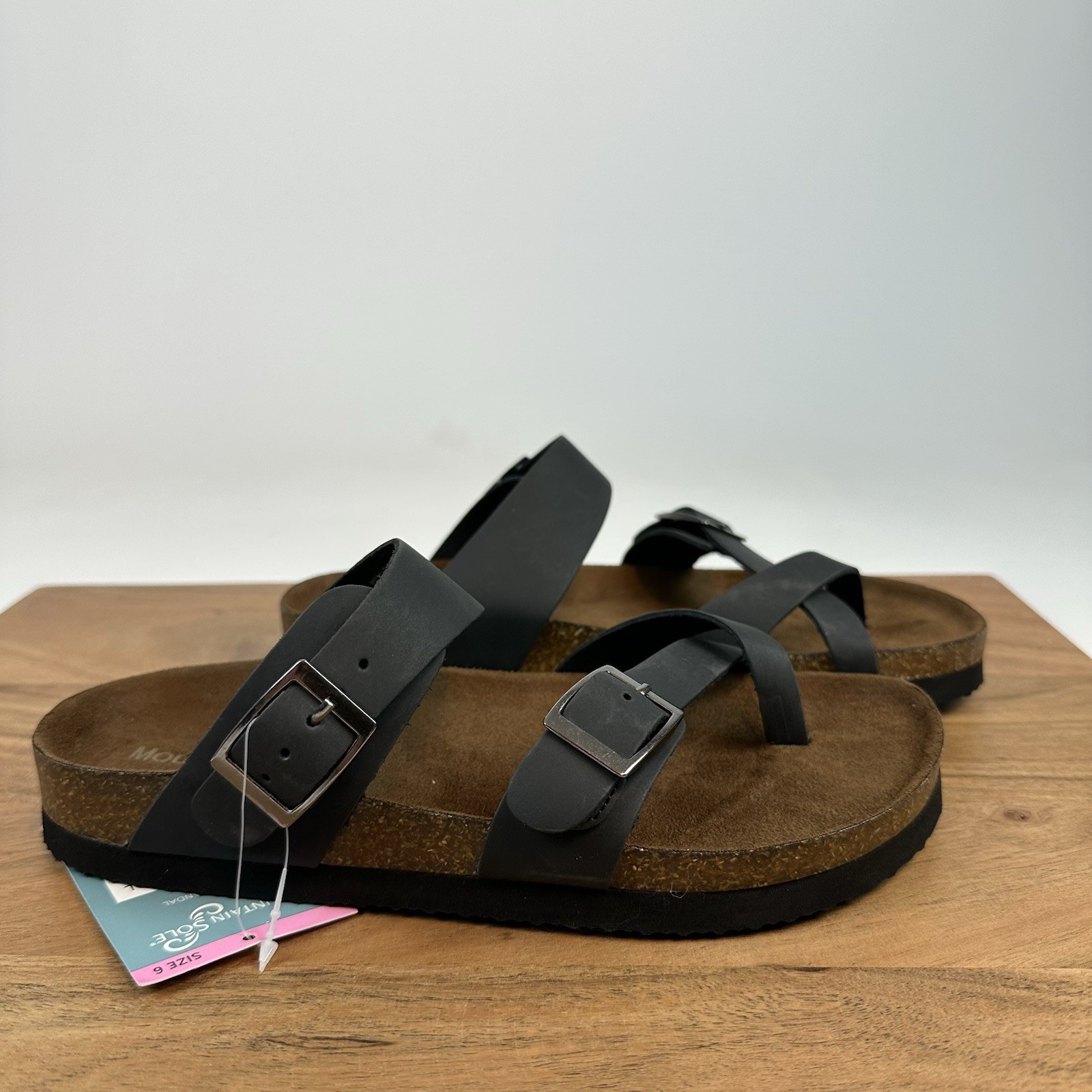 New NIB Womens Mountain Sole Black Leather Sandals Shoes Size 6