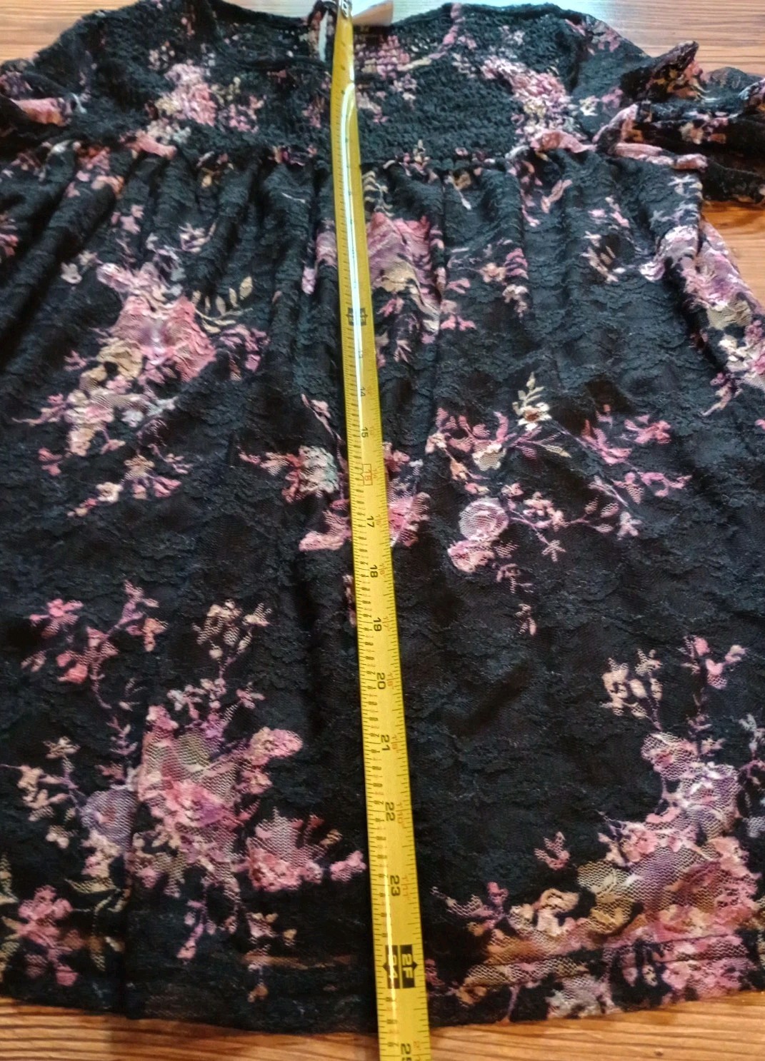 Time and Tru Peasant Black floral lace women’s size S smocked yoke top EUC