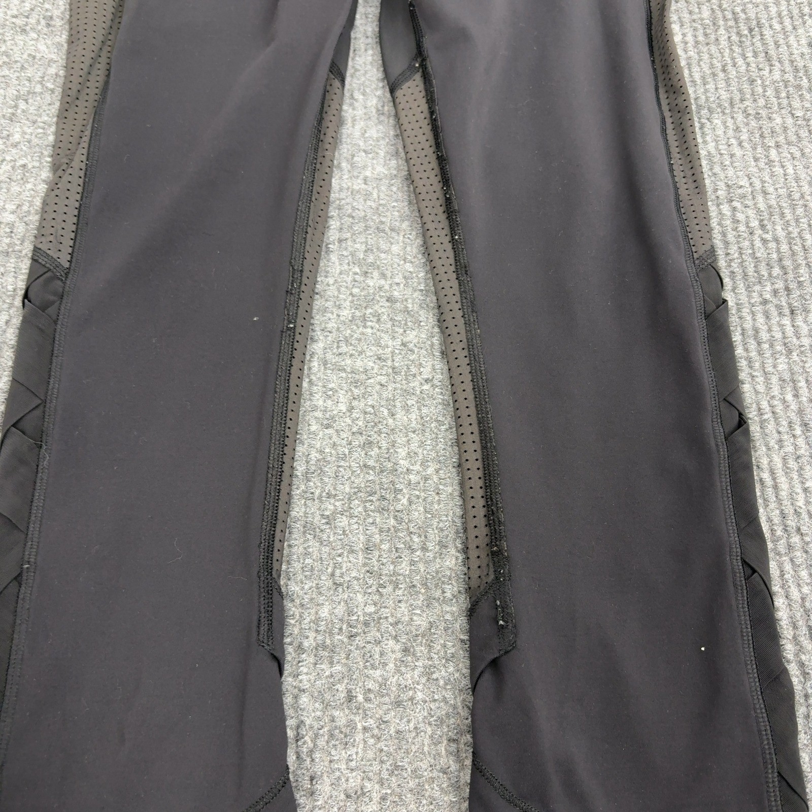 Lululemon Leggings Womens 6 Black Synthetic Mesh Panel Lattice Hem Athletic Yoga