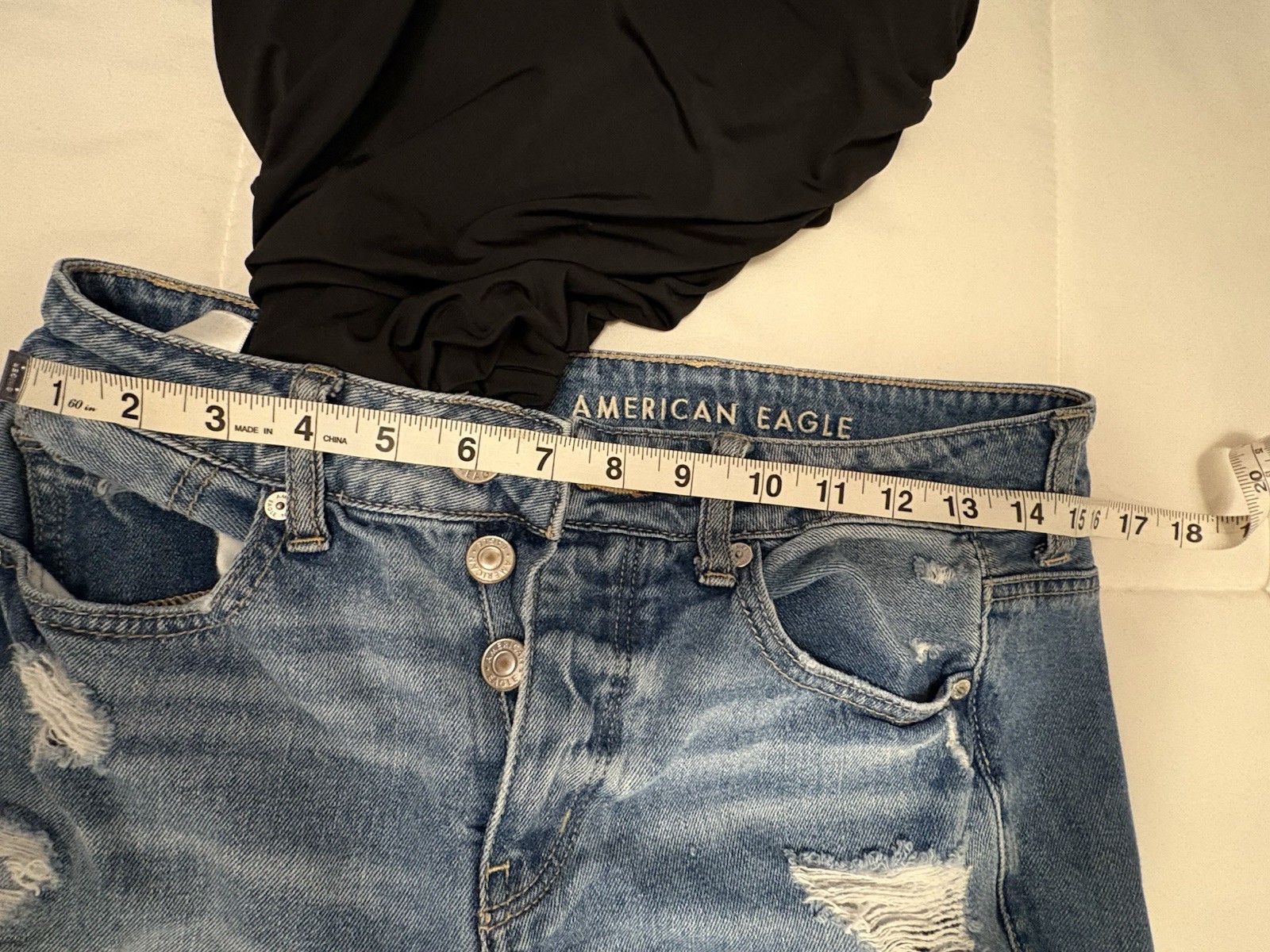 0001 – American Eagle Outfitters Distressed Skinny Jeans Blue Medium Wash Denim