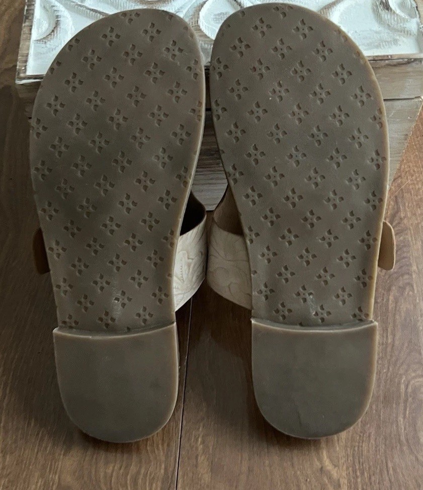 Patricia Nash Floral Embossed Leather Slip-On Thong Sandal Beige Brown 7