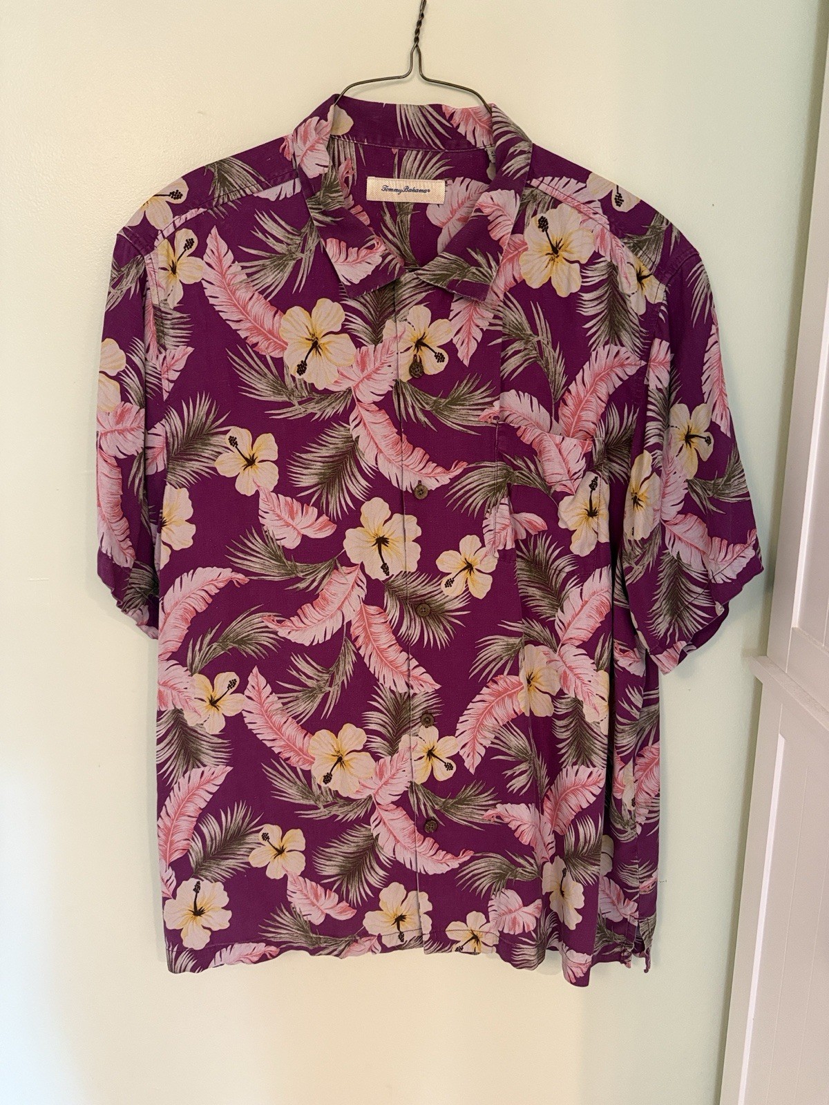 Tommy Bahama Men’s XXL 100% Silk Camp Shirt Purple Pink Hawaiian Floral Aloha