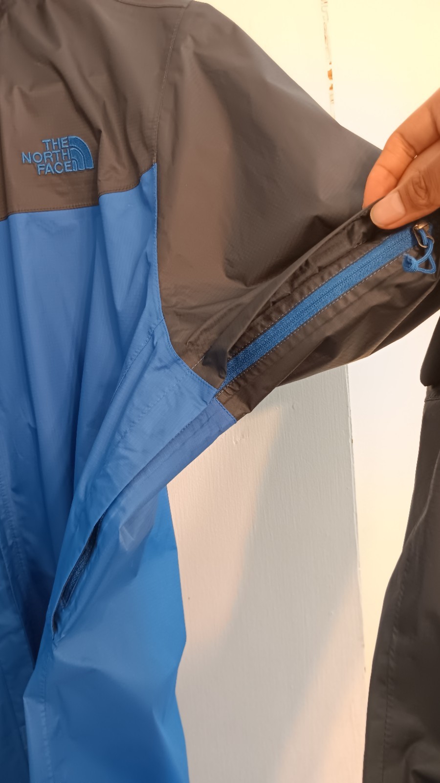 Mens The North Face Two Block Rain Jacket Hyvent 2.5L Size XL Blue & Navy