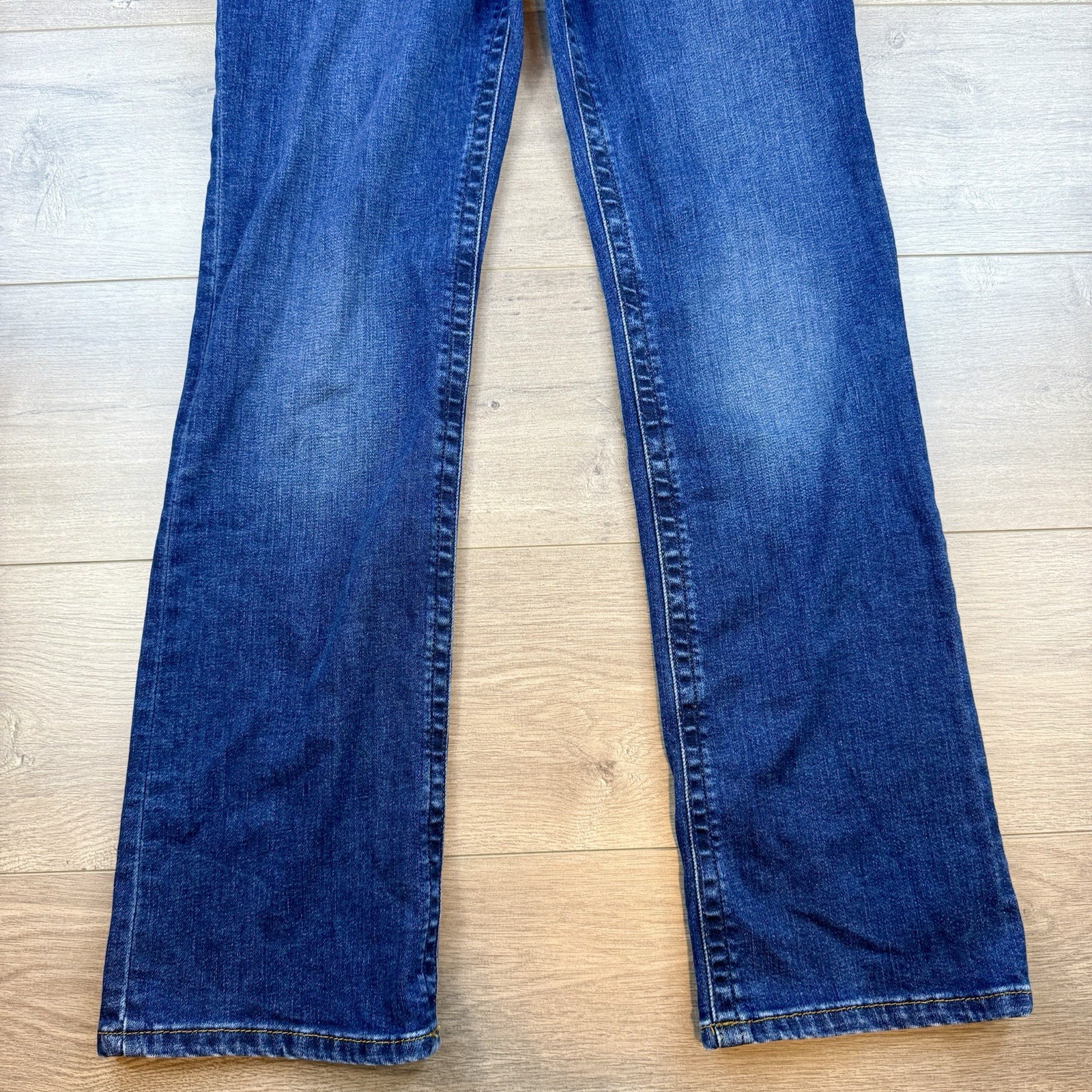 Wrangler Willow Ultimate Riding Jean 9 x 32 Blue Bootcut Stretch Denim Dark Wash