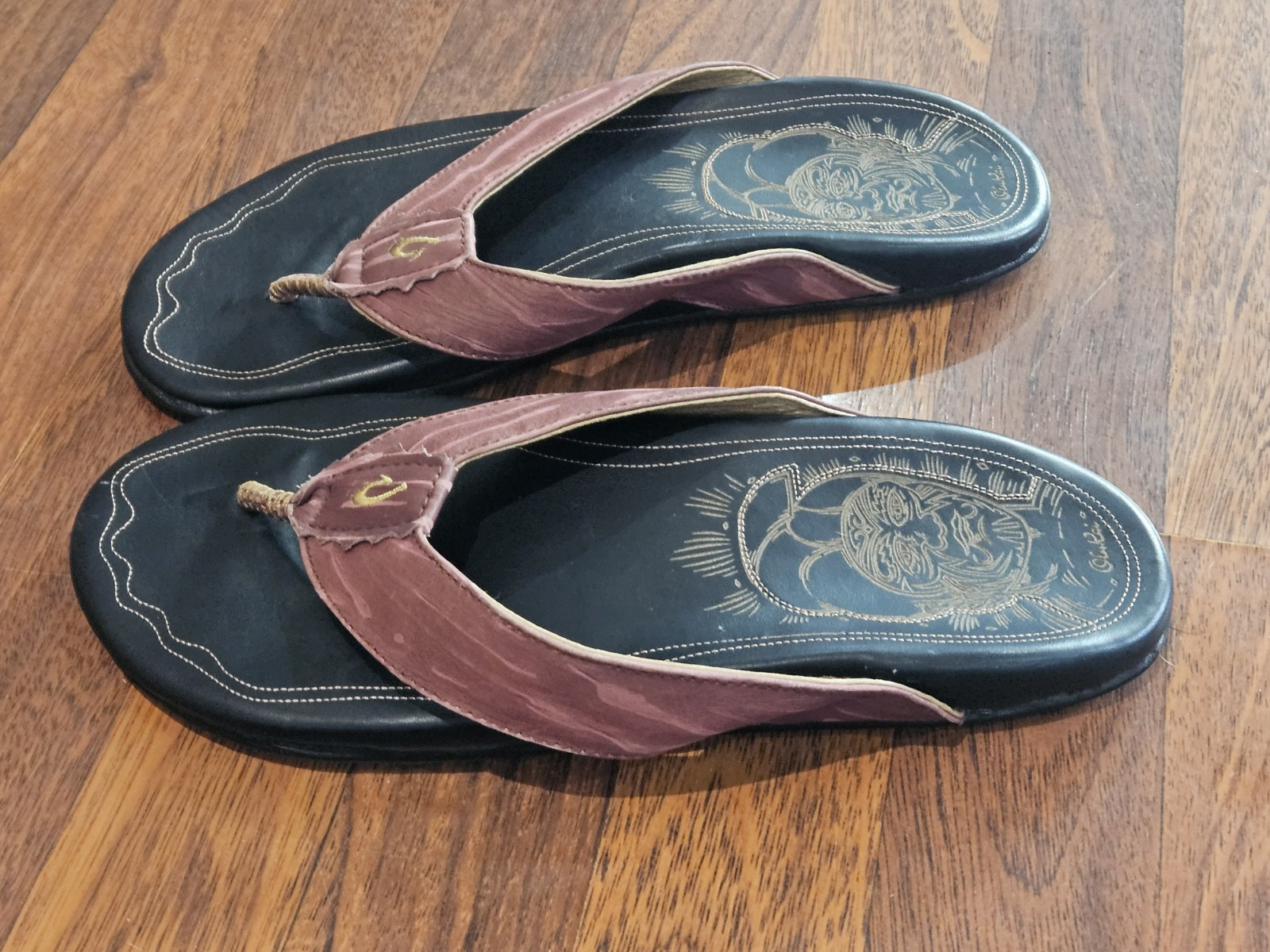 OluKai PU’ALI Warrior Inspired Leather Sandals Thongs Womens Sz 10 Spring 2012