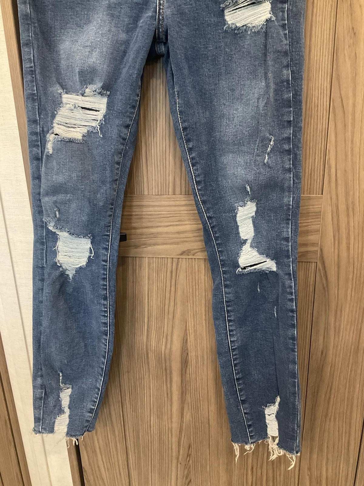 Forever 21 Womens Blue Jeans No Tags Size 28 Waist 30” Hip 26” Inseam