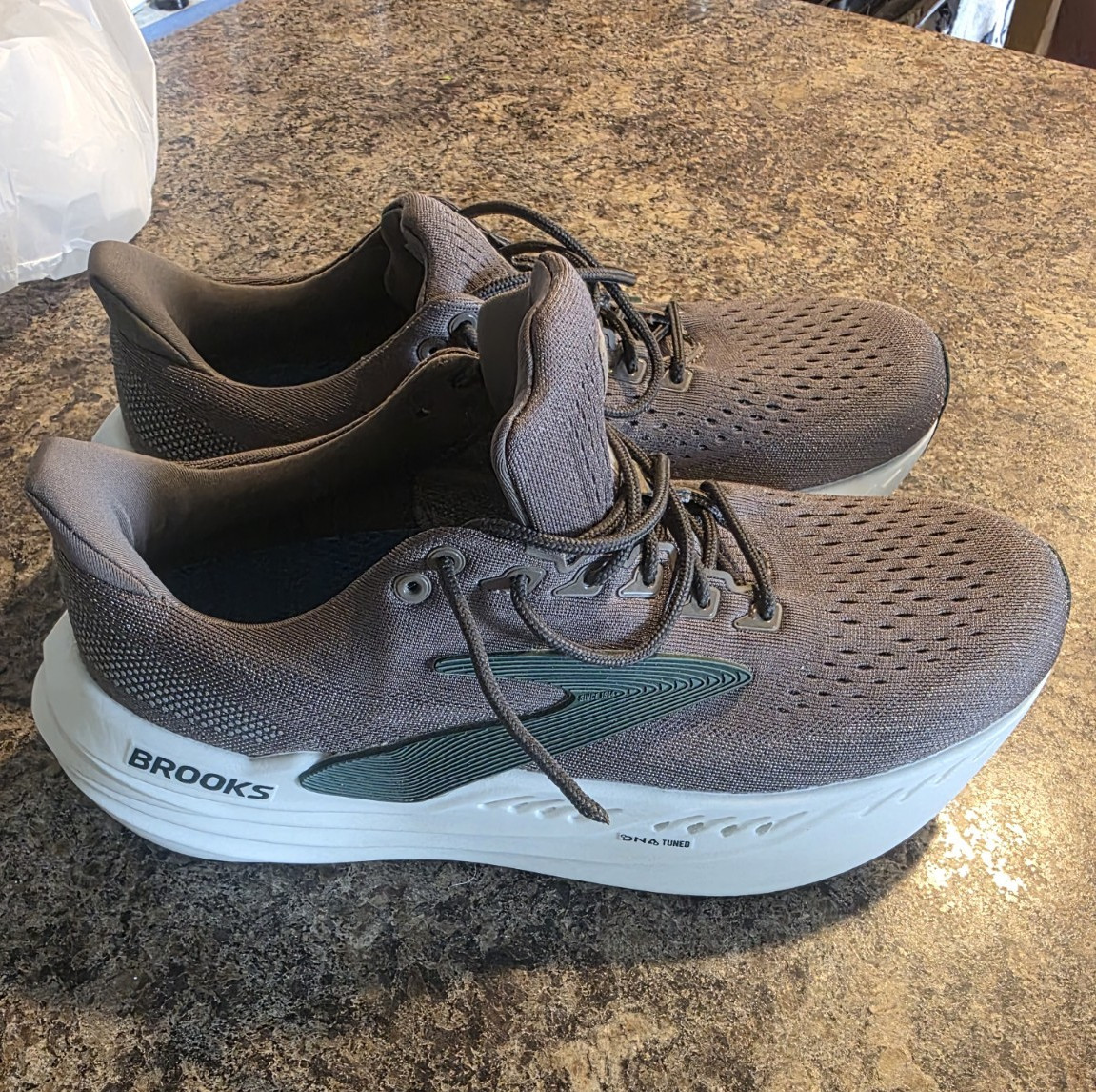 Brooks Glycerin Max Men’s Low Top Lace-Up Running Sneakers Mesh Falcon/Green