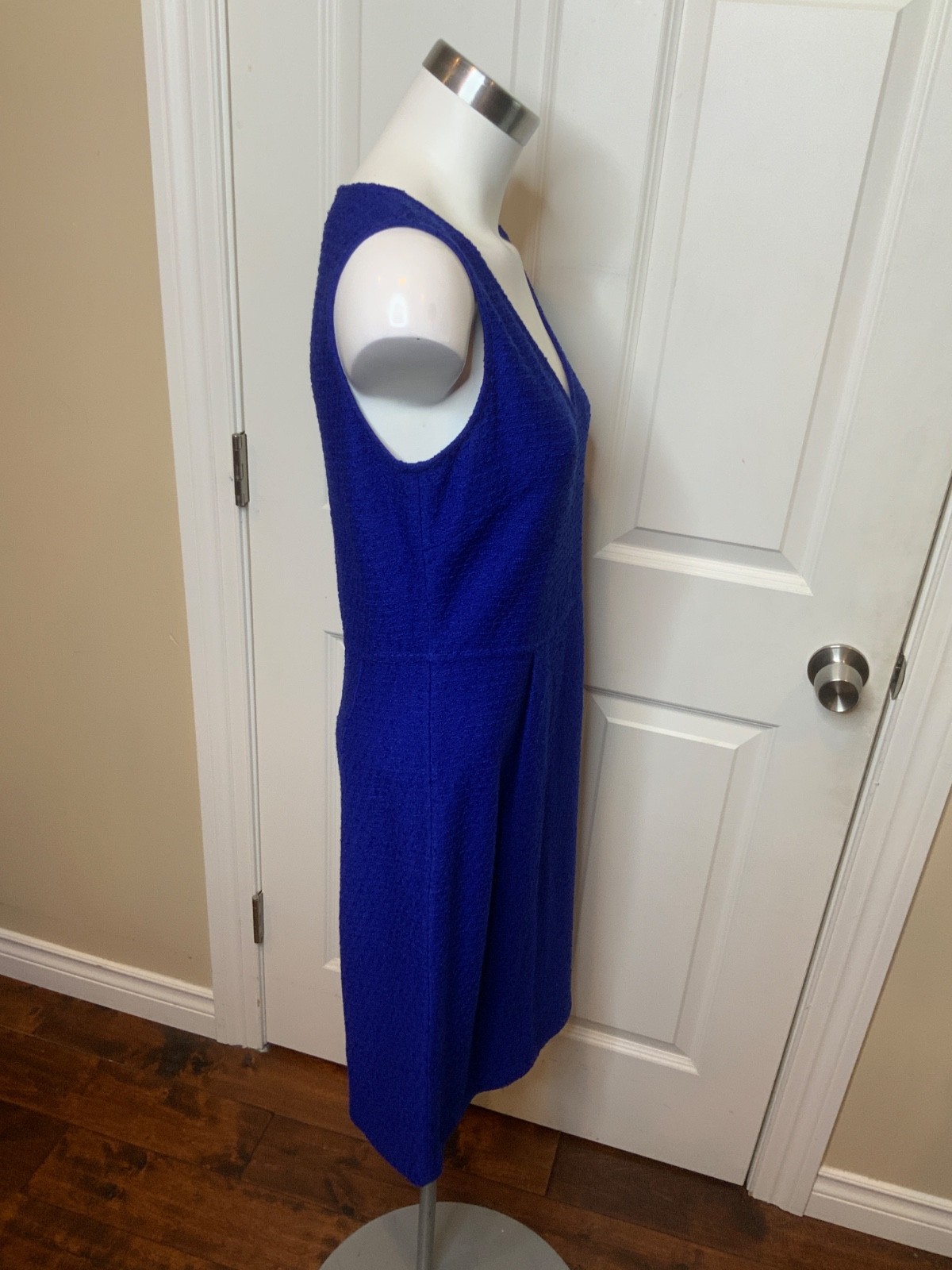 St. John Collection Blue Tweed Sleeveless Pencil Dress, Size 6