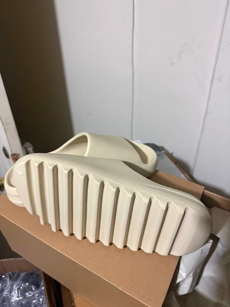 Adidas Yeezy Slide Bone FZ5897 Mens Yeezy Slides Authentic Fast Shipping (US7-13