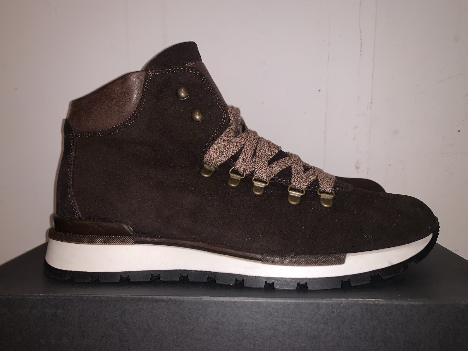 Kenneth Cole Design 10668 Boots Size 9.5 Mens Dark Brown color New