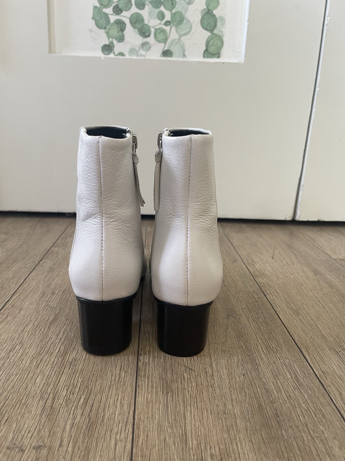Rebecca Minkoff Women’s White Leather Studded Ankle Bootie Side Zip US 7