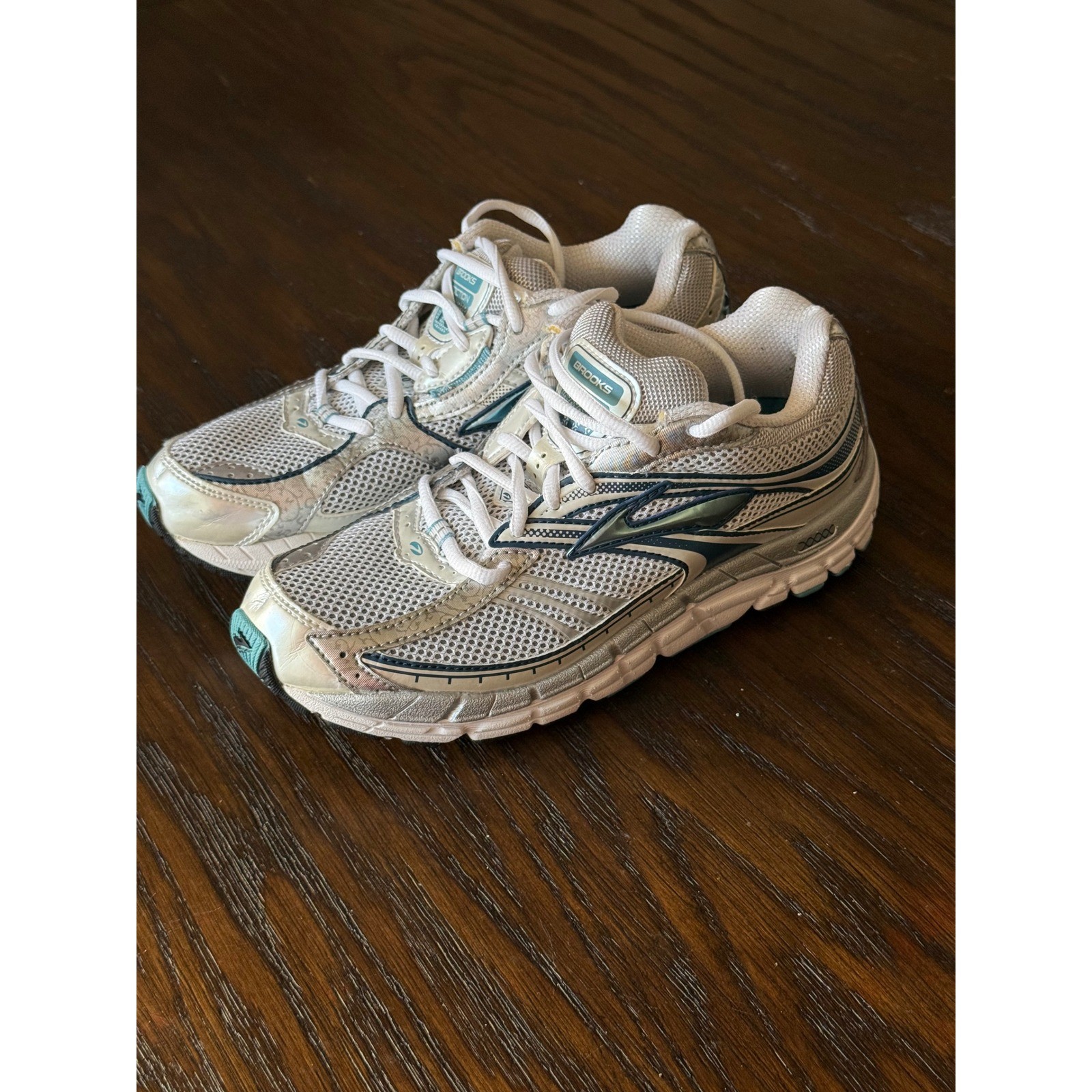Brooks Addiction 10 Running Shoes Womens 8.5 White Teal Stability Sneakers